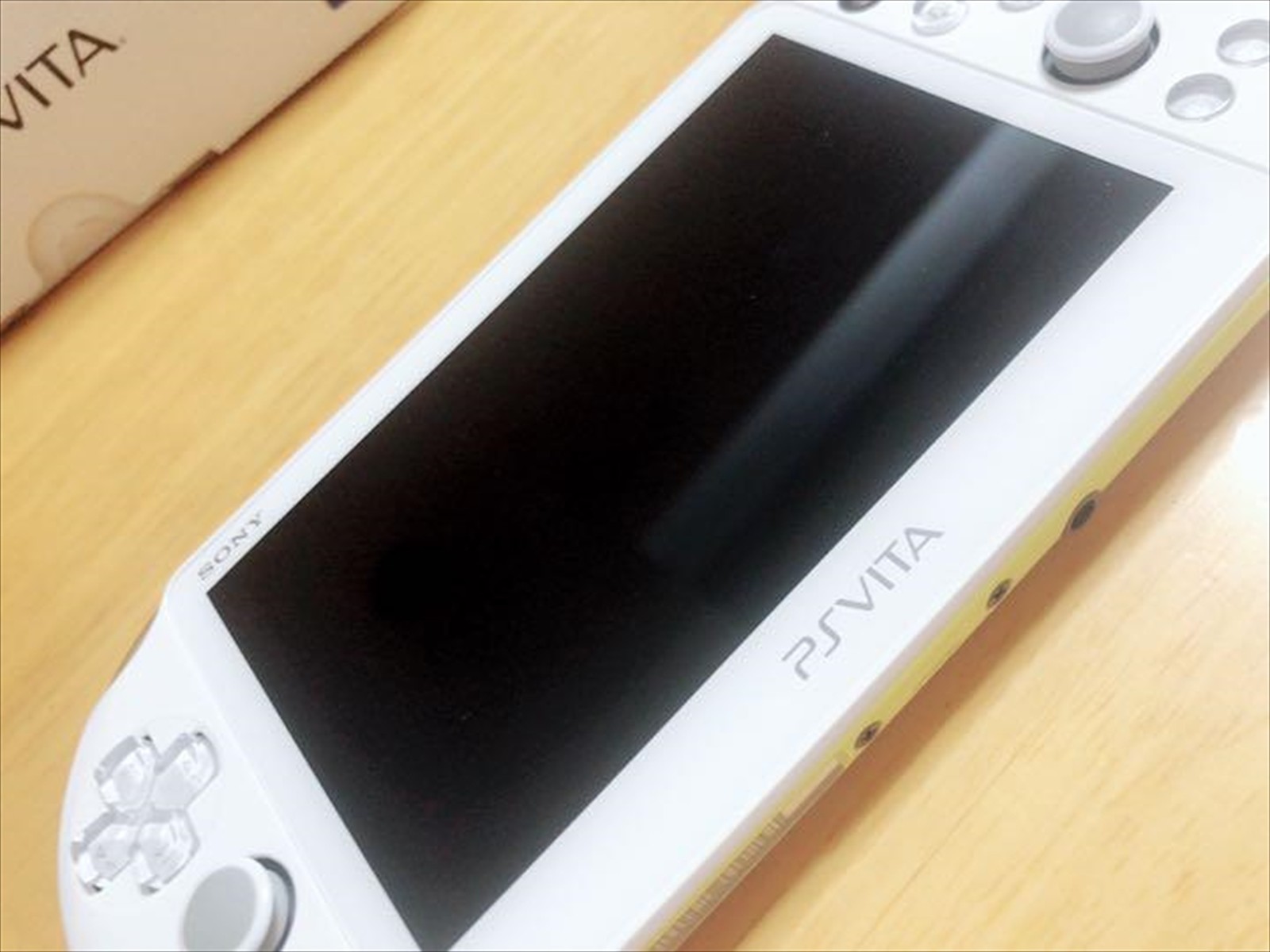 Ps Vita Lime Green White Console with 8GB memory card Wi-Fi Model Used in Japan