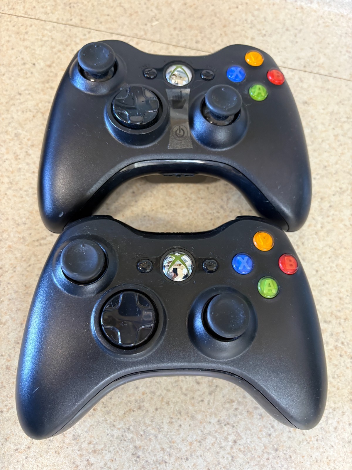 Microsoft Xbox 360S 4GB Black Console w/ Controllers & 4 Games