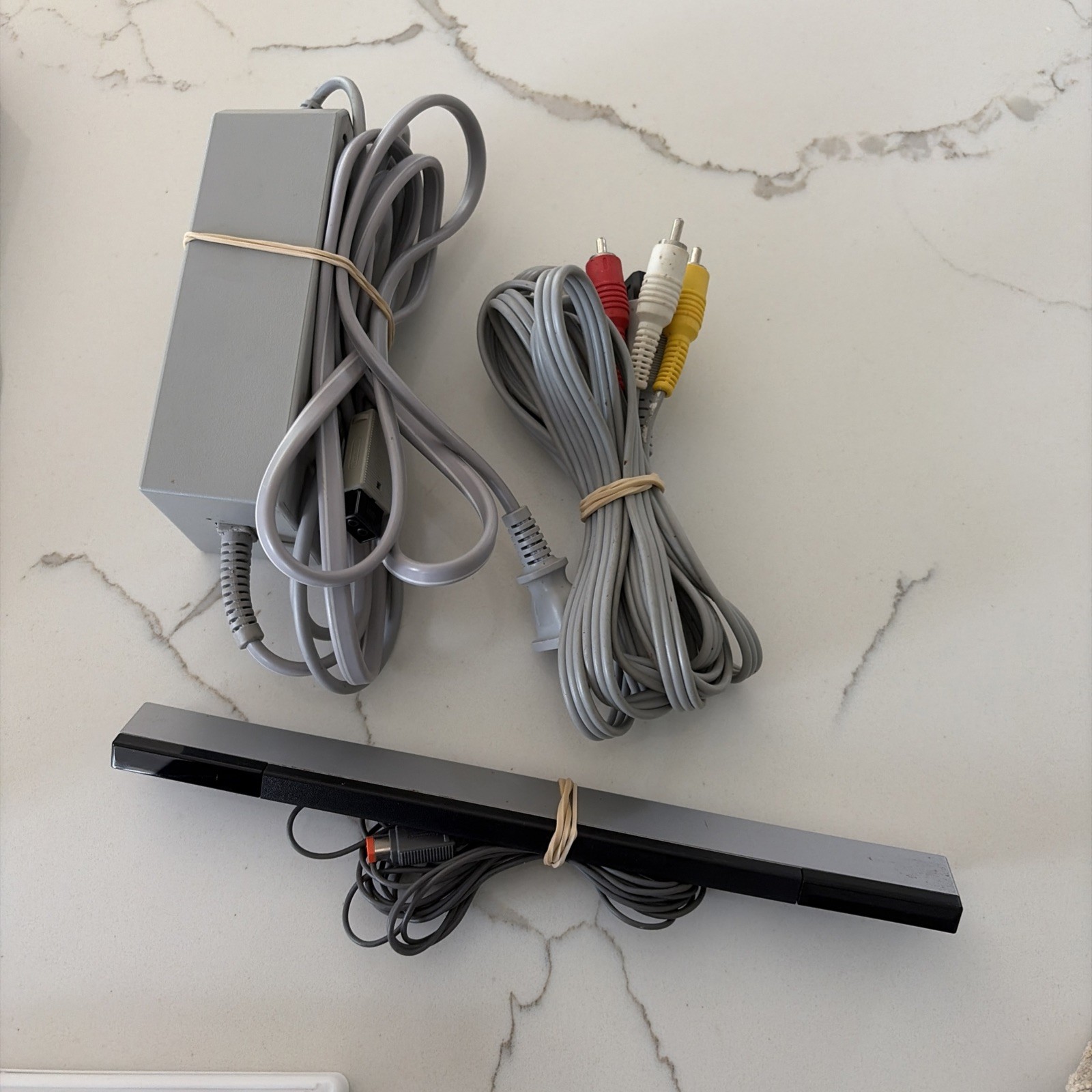 Complete Wii System RVL-001 White GameCube Compatible + Games + EXTRAS! READ!!!