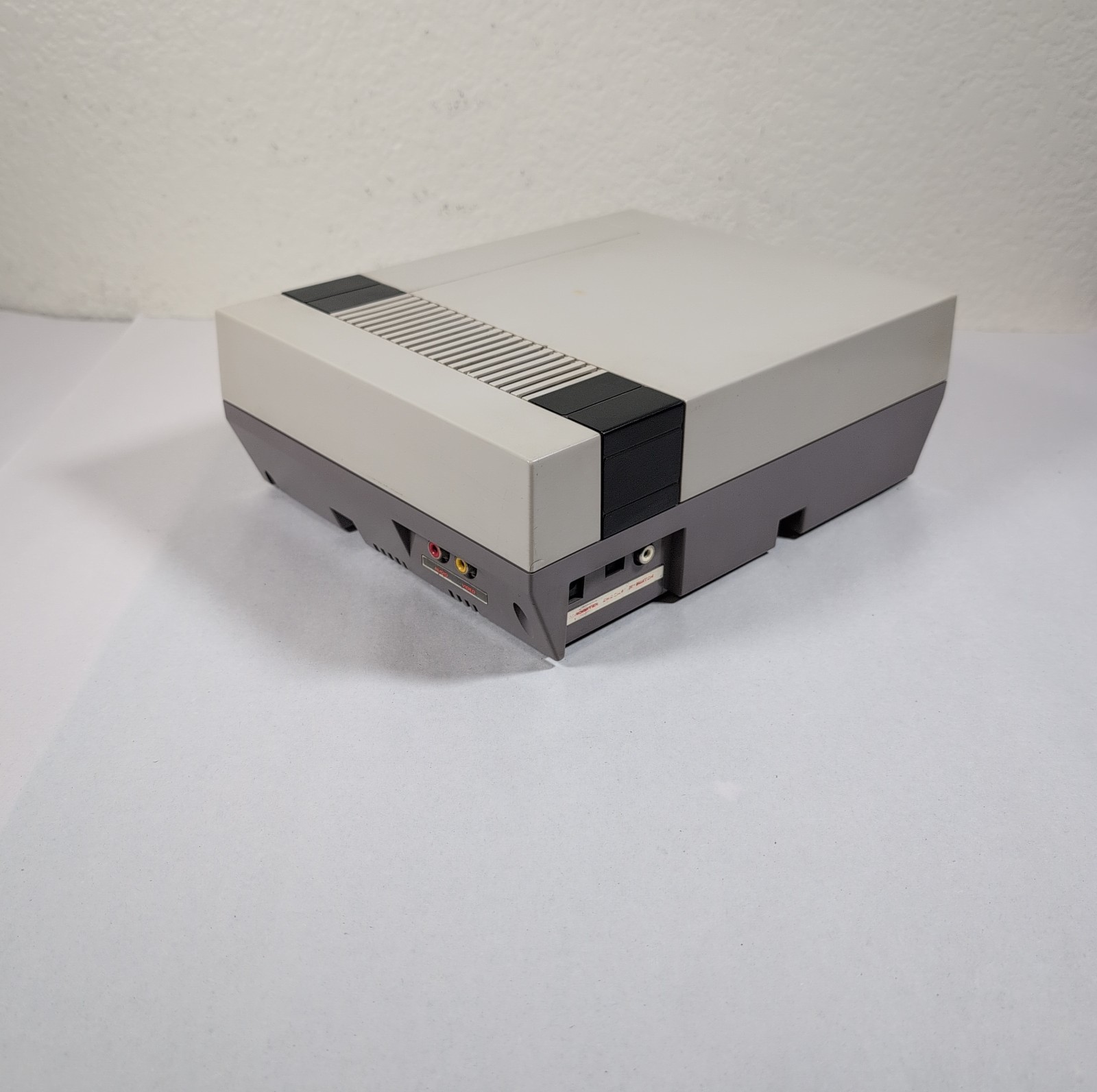 Nintendo NES-001 Console W/ Mario Duck Hunt Controller Light Gun Tested Working