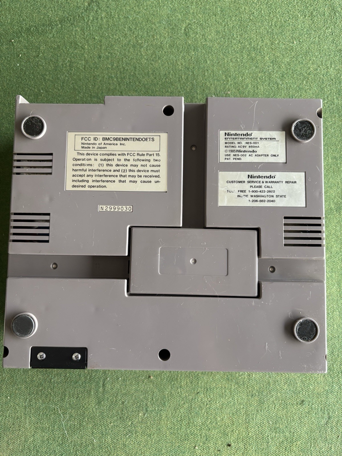Original Nintendo NES Console and One Controller (UNTESTED)