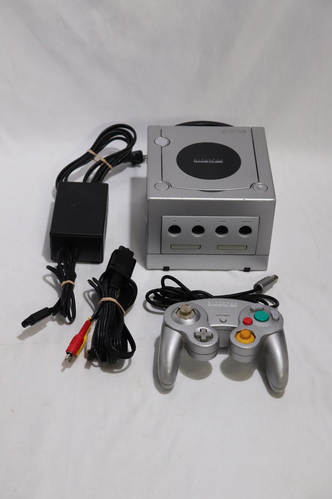 Nintendo GameCube Console DOL-101(USA) Silver – Complete