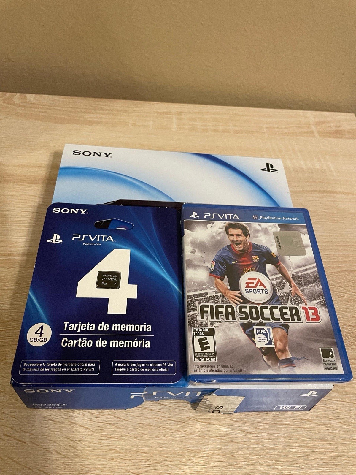 Special Edition Messi FIFA 13 – Sony PlayStation PS Vita PCH-1010 – Open Box