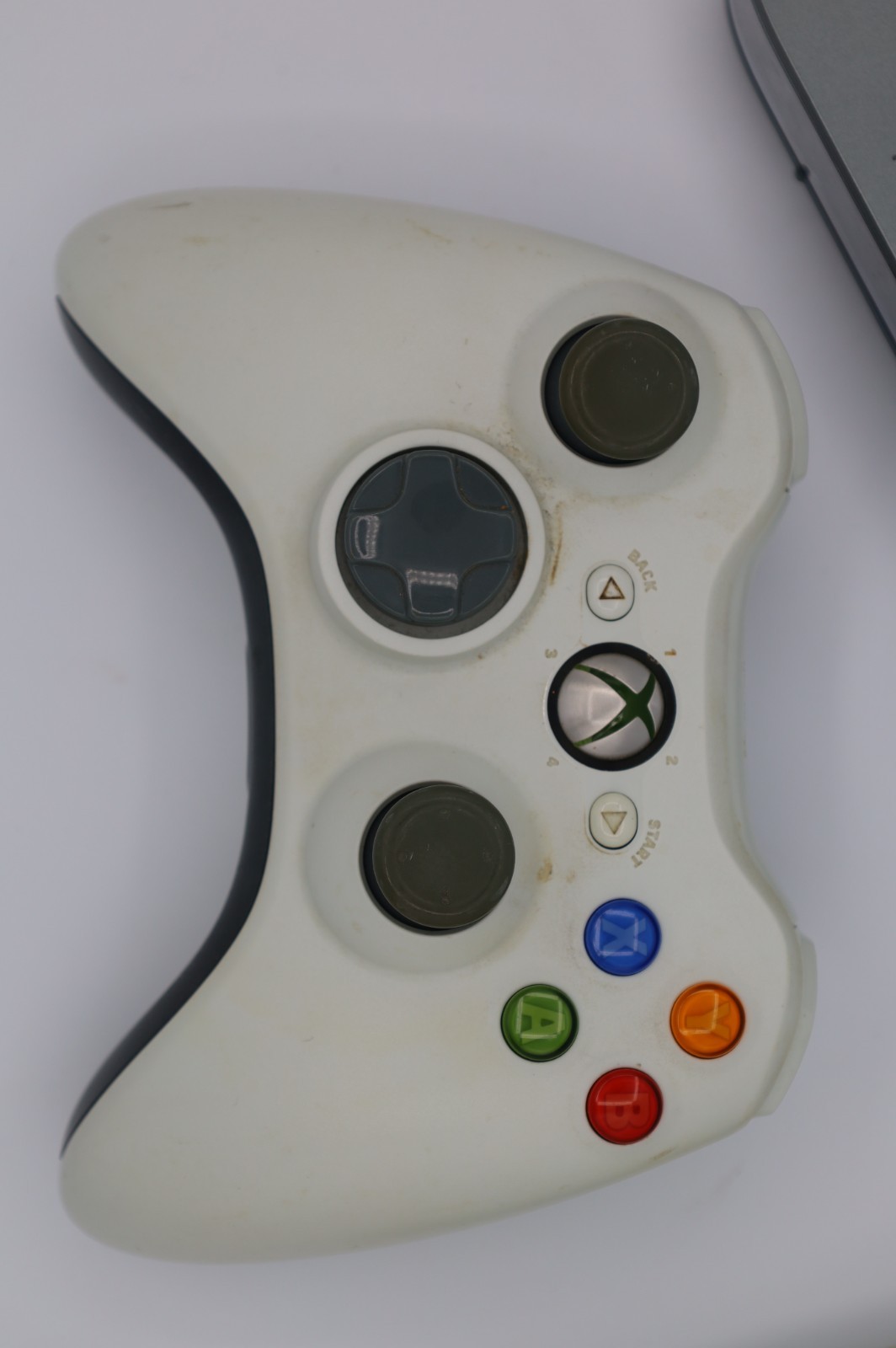 Microsoft Xbox 360 Pro 20GB Console – Matte White