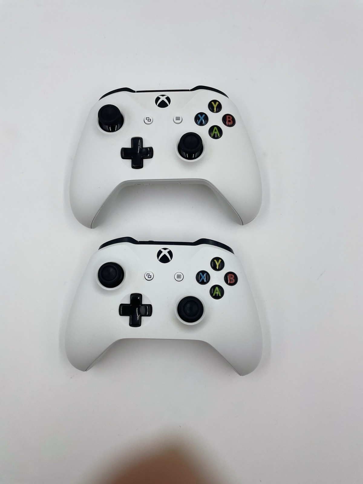 Microsoft Xbox One S 500 GB White Console w/ 2 Wireless Controllers – Tested