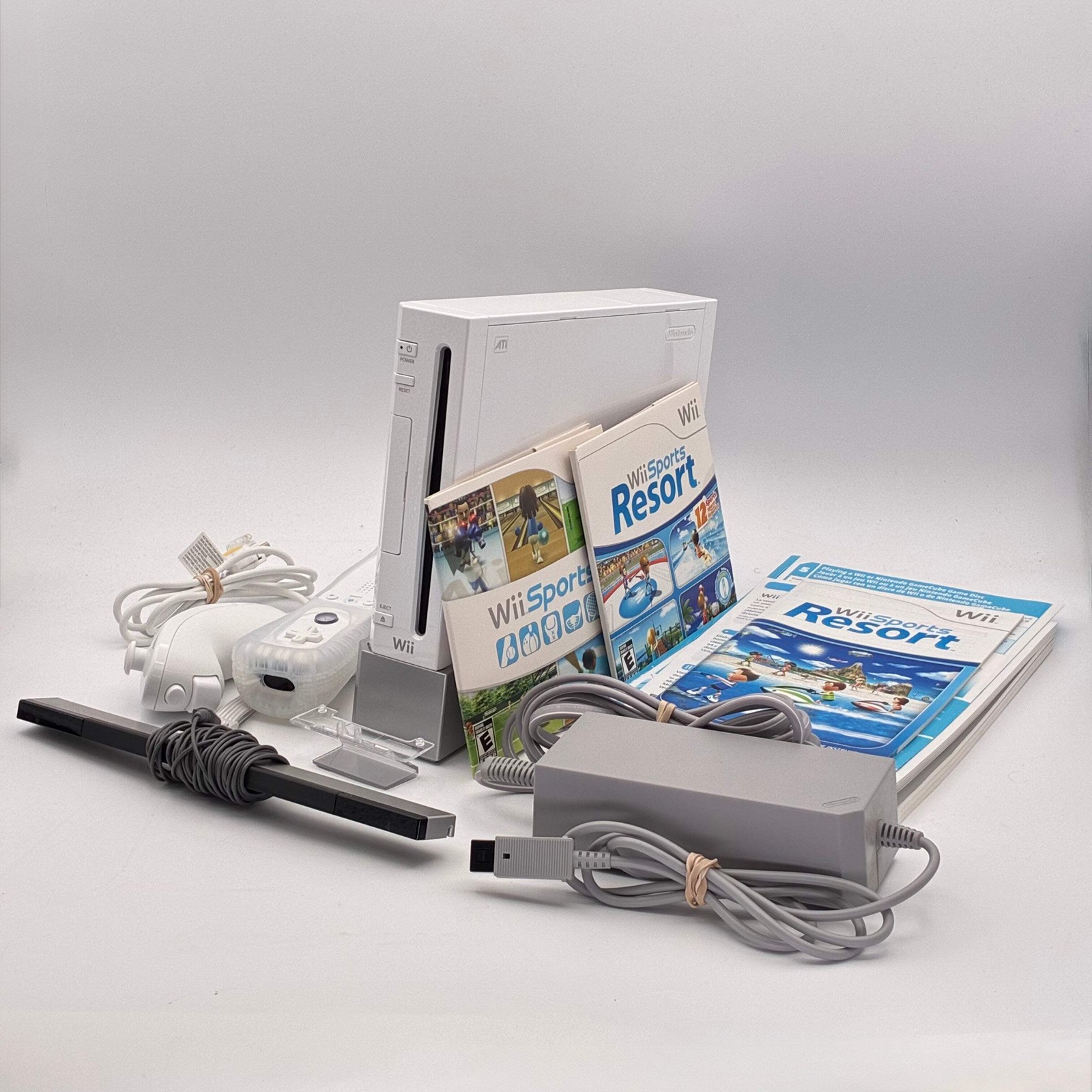 Nintendo Wii RVL 001 2006 White With Accessories