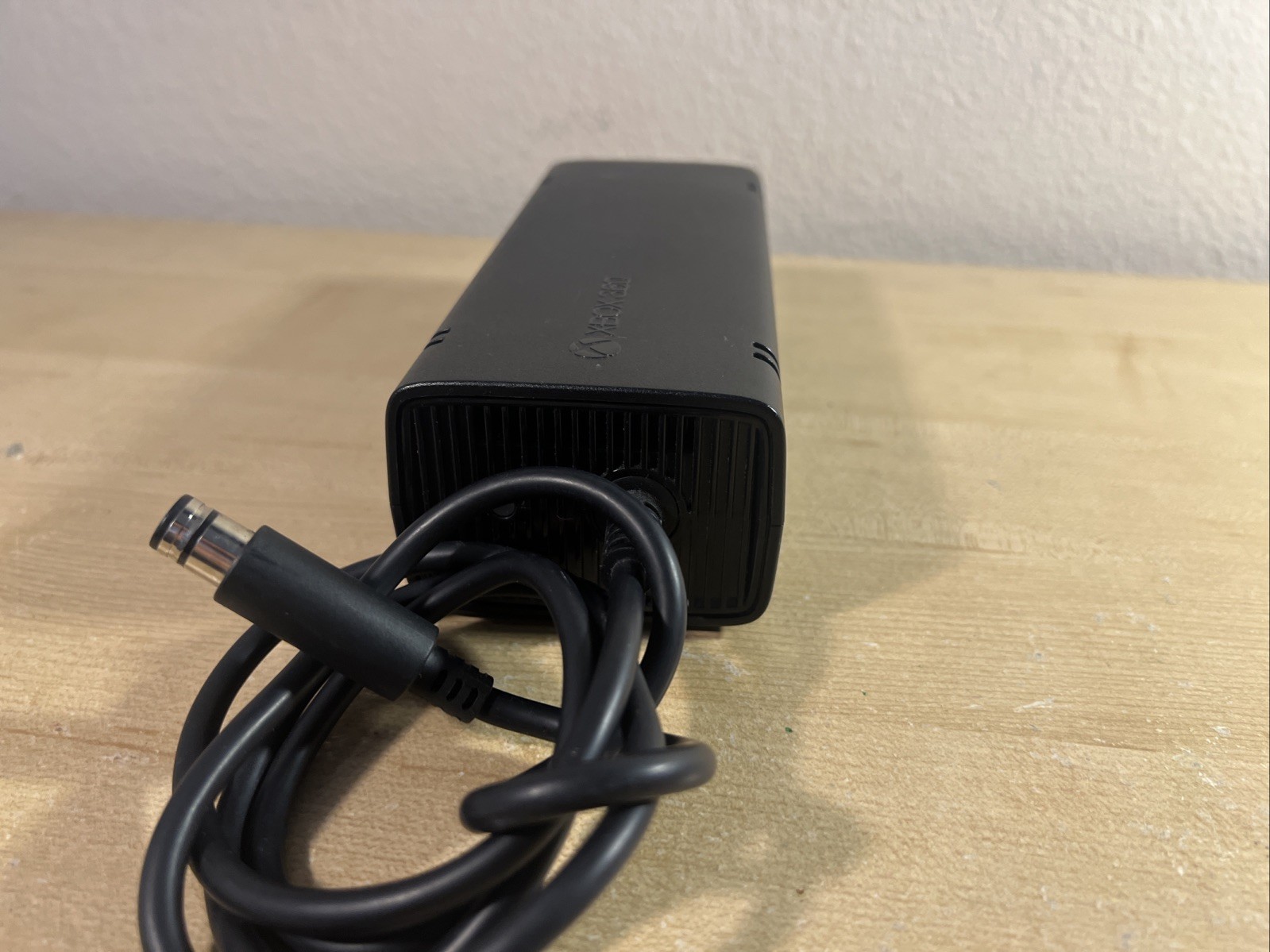 Xbox 360 E 4GB Black With One Wired And Wireless Controller And Charpad