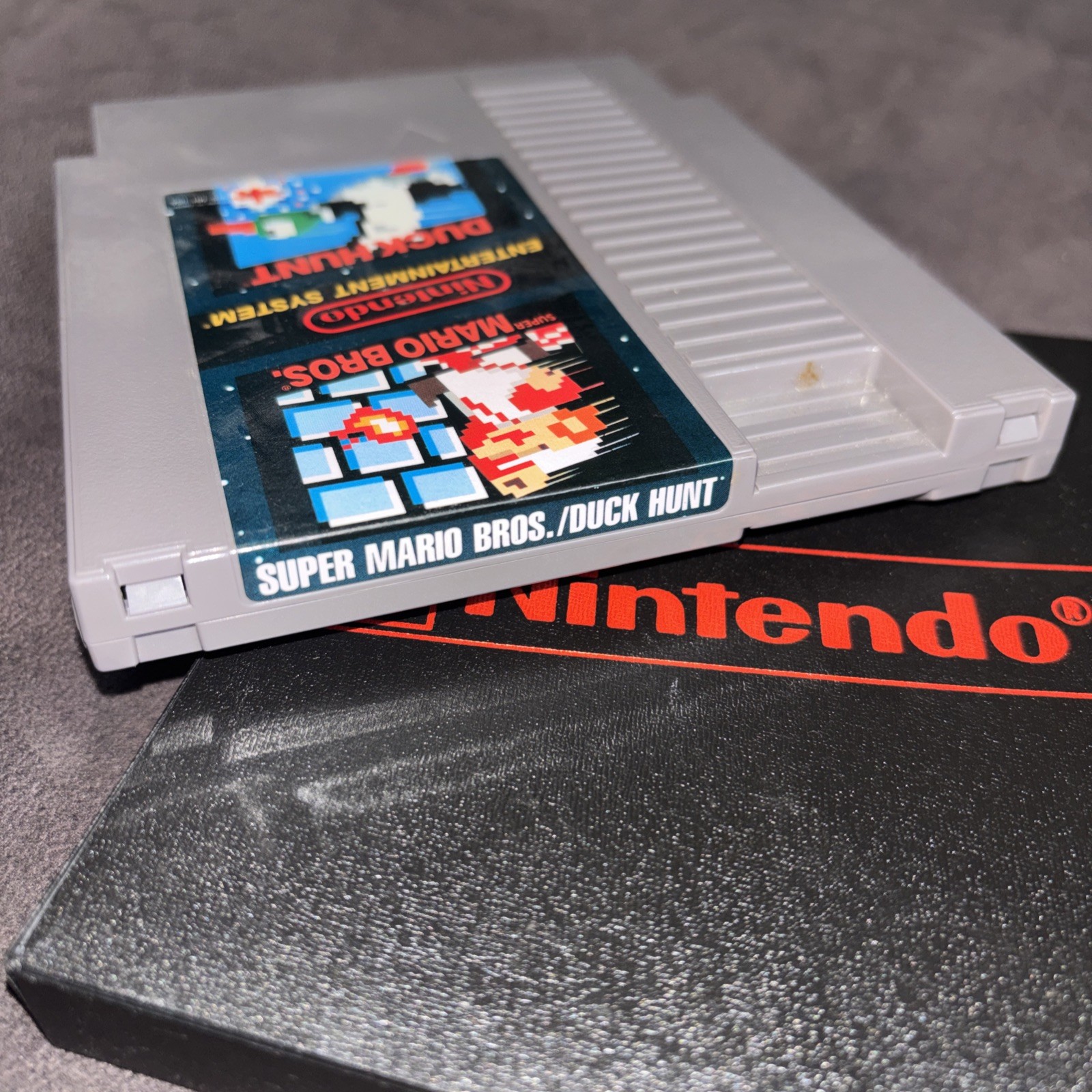 Nintendo Entertainment System 1985 ORIGINAL NES-001 Console + GAME + 2 MANUALS!