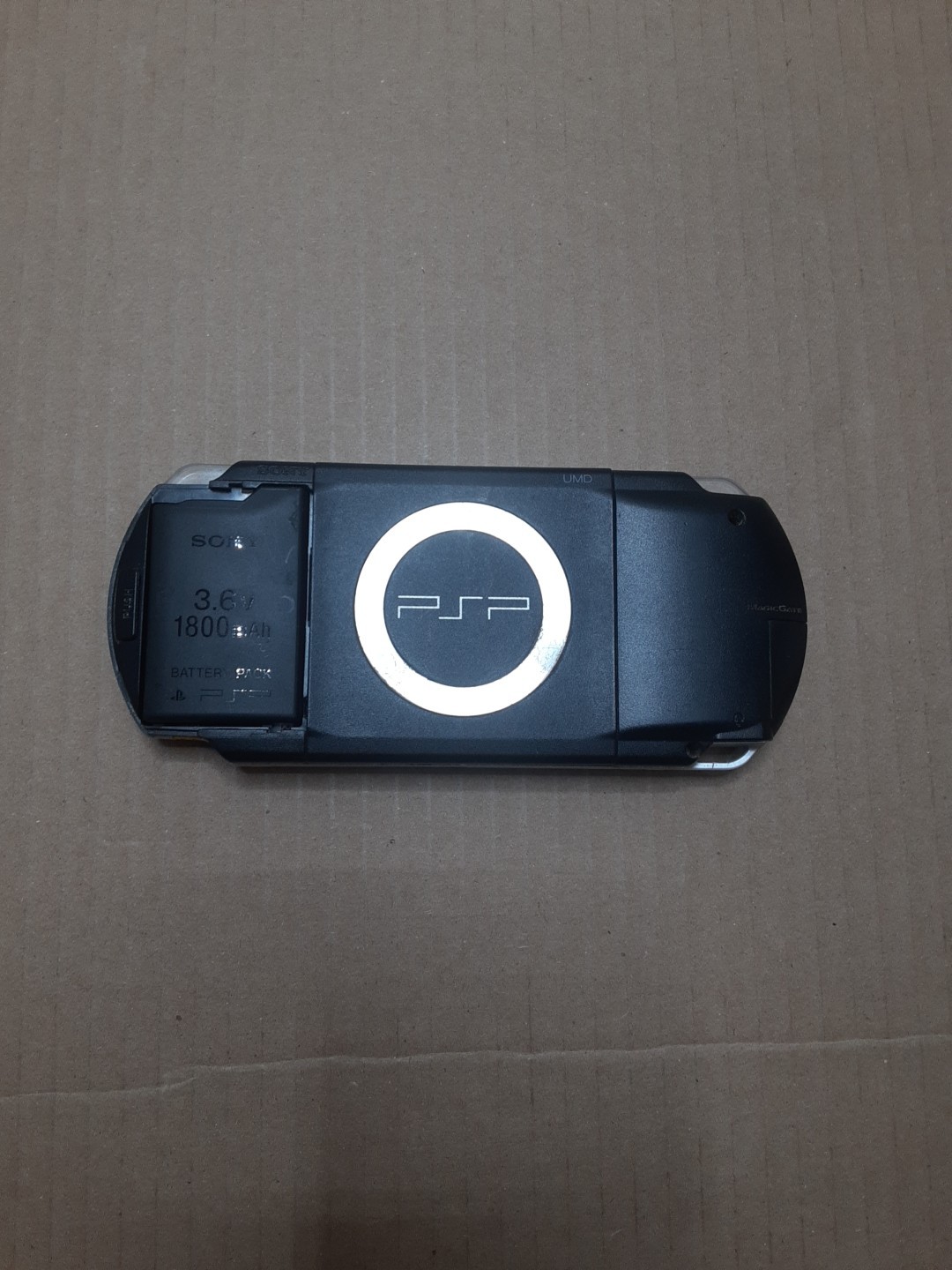 Sony PSP-1001 Black Handheld Console +CGR+8 GAMES+3 Movies.