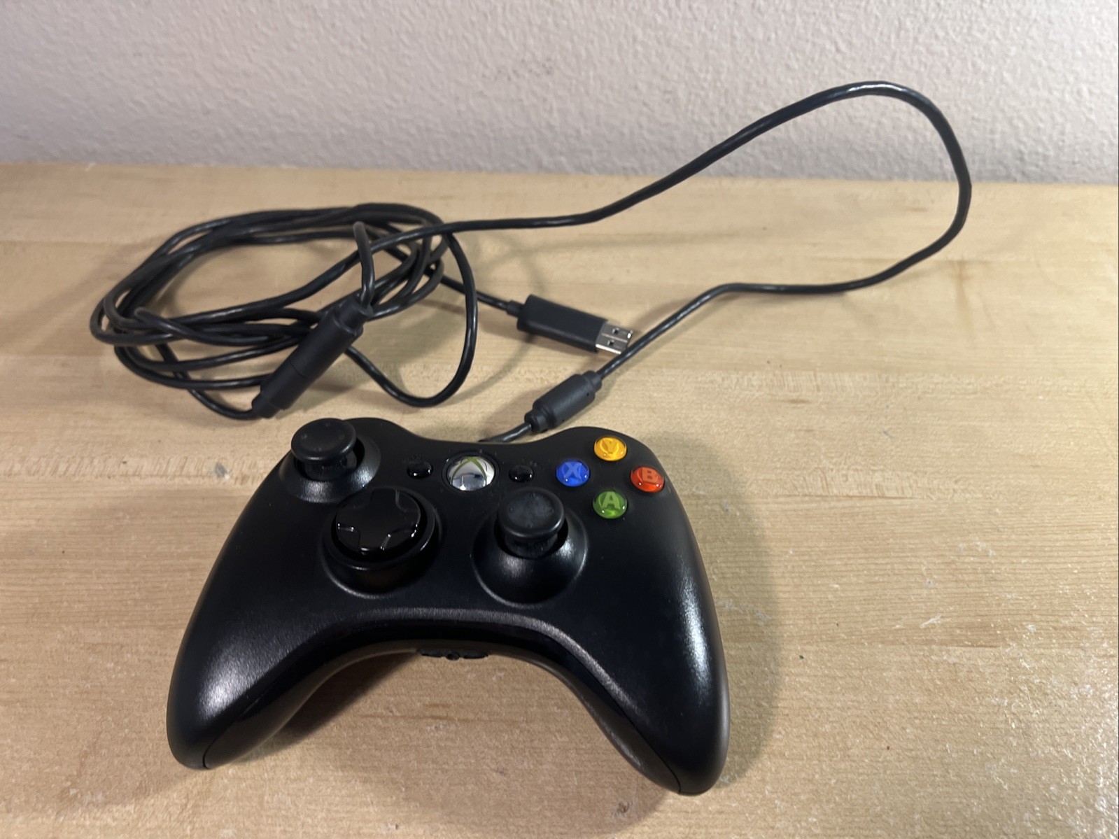 Xbox 360 E 4GB Black With One Wired And Wireless Controller And Charpad