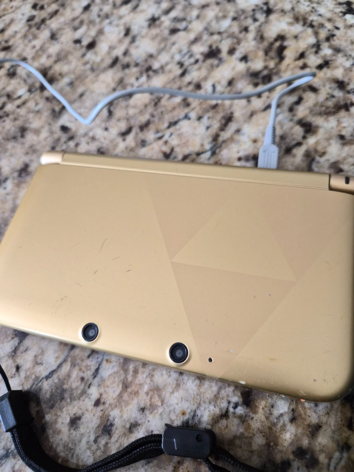 Nintendo 3DS XL Zelda A Link Between Worlds Limited Edition w/Case + Charger OEM