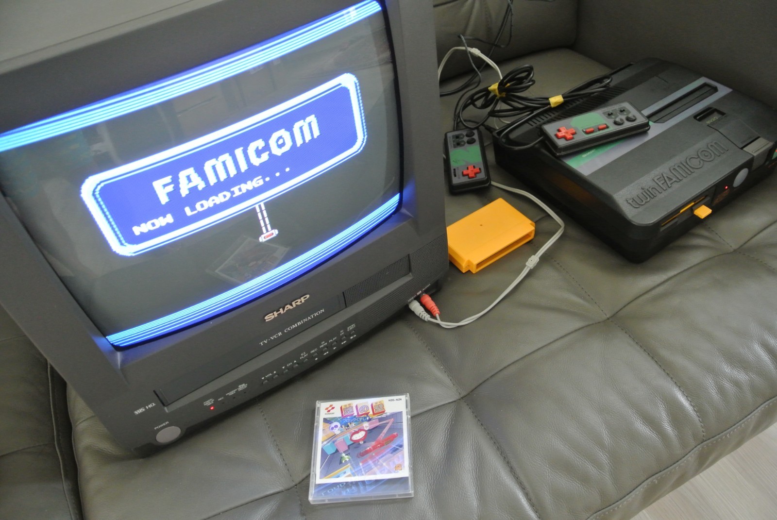 USA Sharp Twin Famicom Console Black Model AN-505-BK Famicom with Games Working!