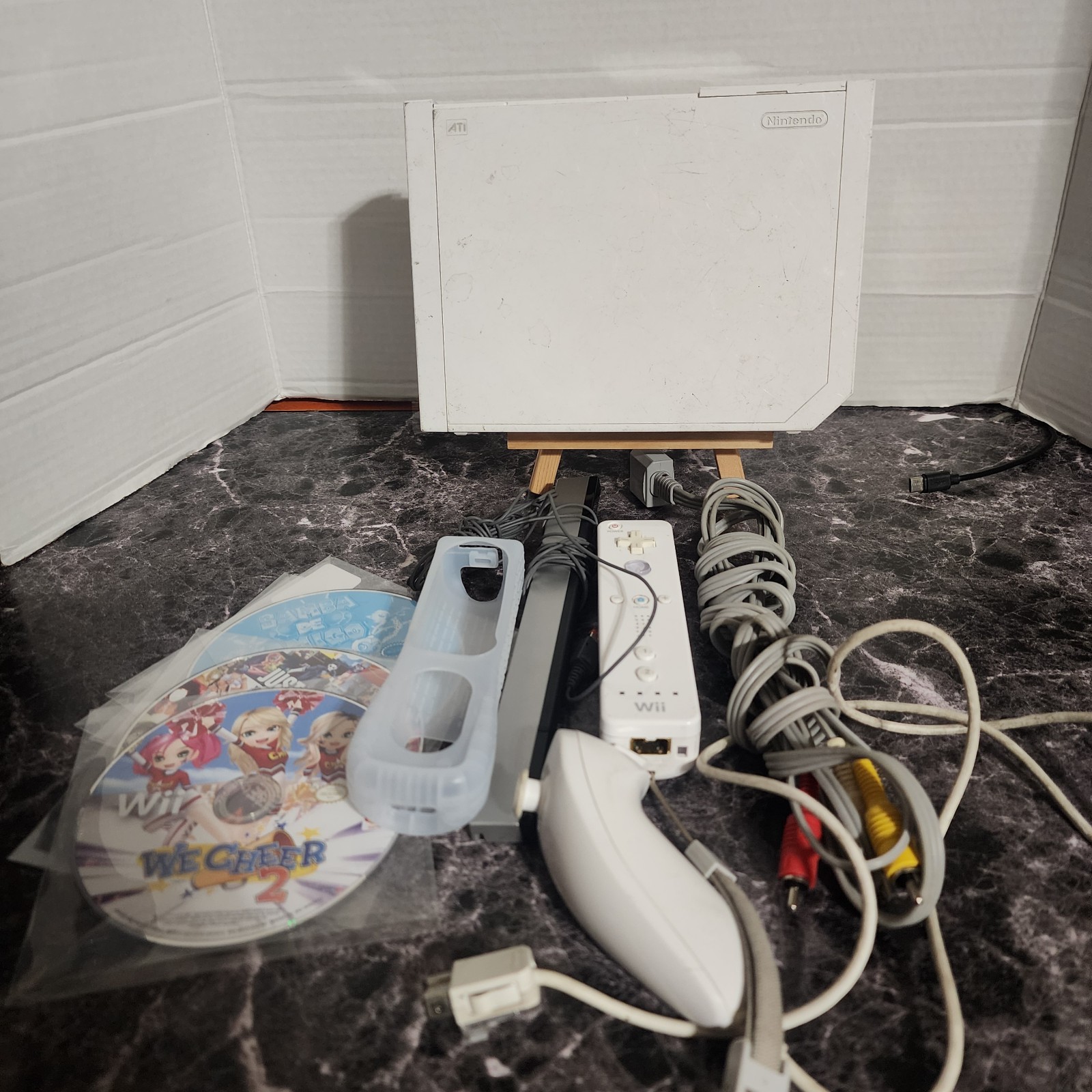Nintendo Wii RVL-001 Bundle Guitar Hero 3 Les Paul Controller 5 Games Tested