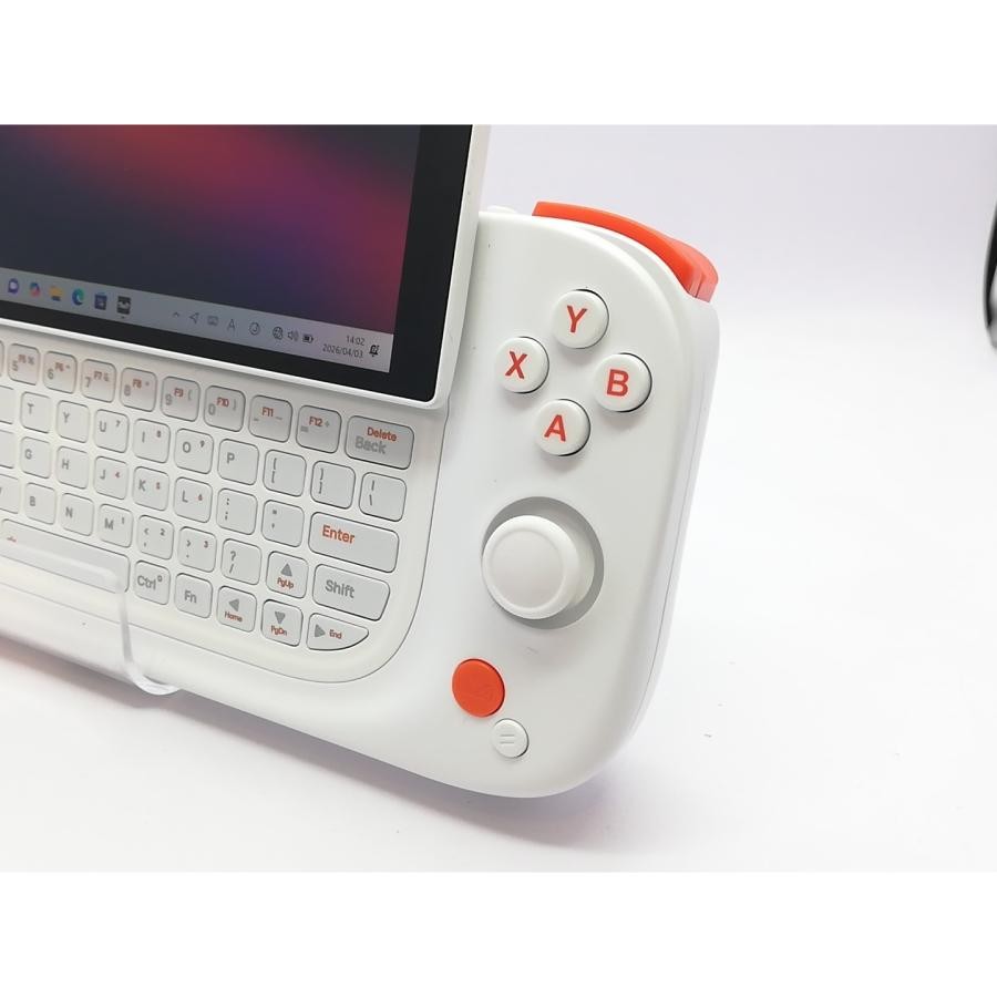 AYANEO SLIDE [Ryzen 7 7840U 32GB 2TB (SSD) WiFi 6-inch LCD (Touch Panel) Used]