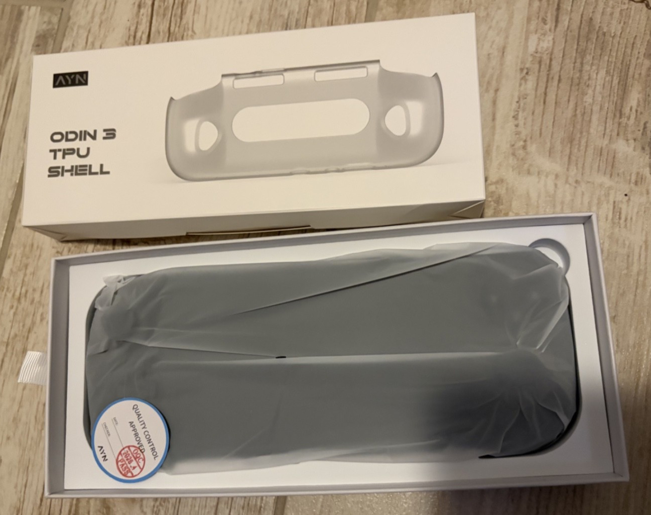AYN Odin 3 AMOLED Handheld – 8GB RAM / 128GB Storage Snapdragon + TPU Shell