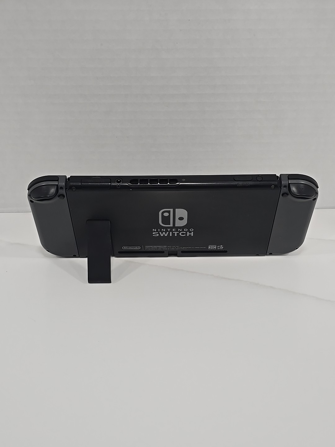 🎮 Nintendo Switch Game Console HAC-001 w/ OEM Joycons, Dock & Hookups TESTED