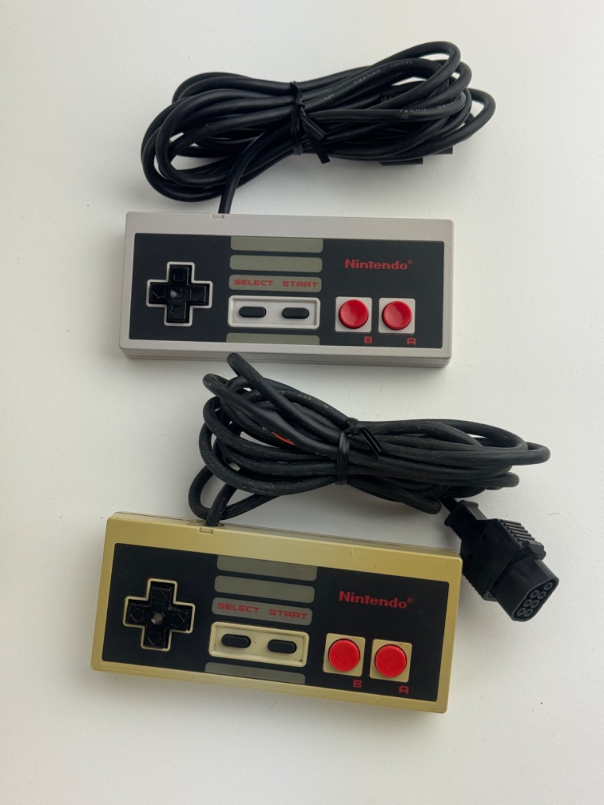 NES Nintendo Entertainment System Console Bundle w/ Zapper & Extras NES-001