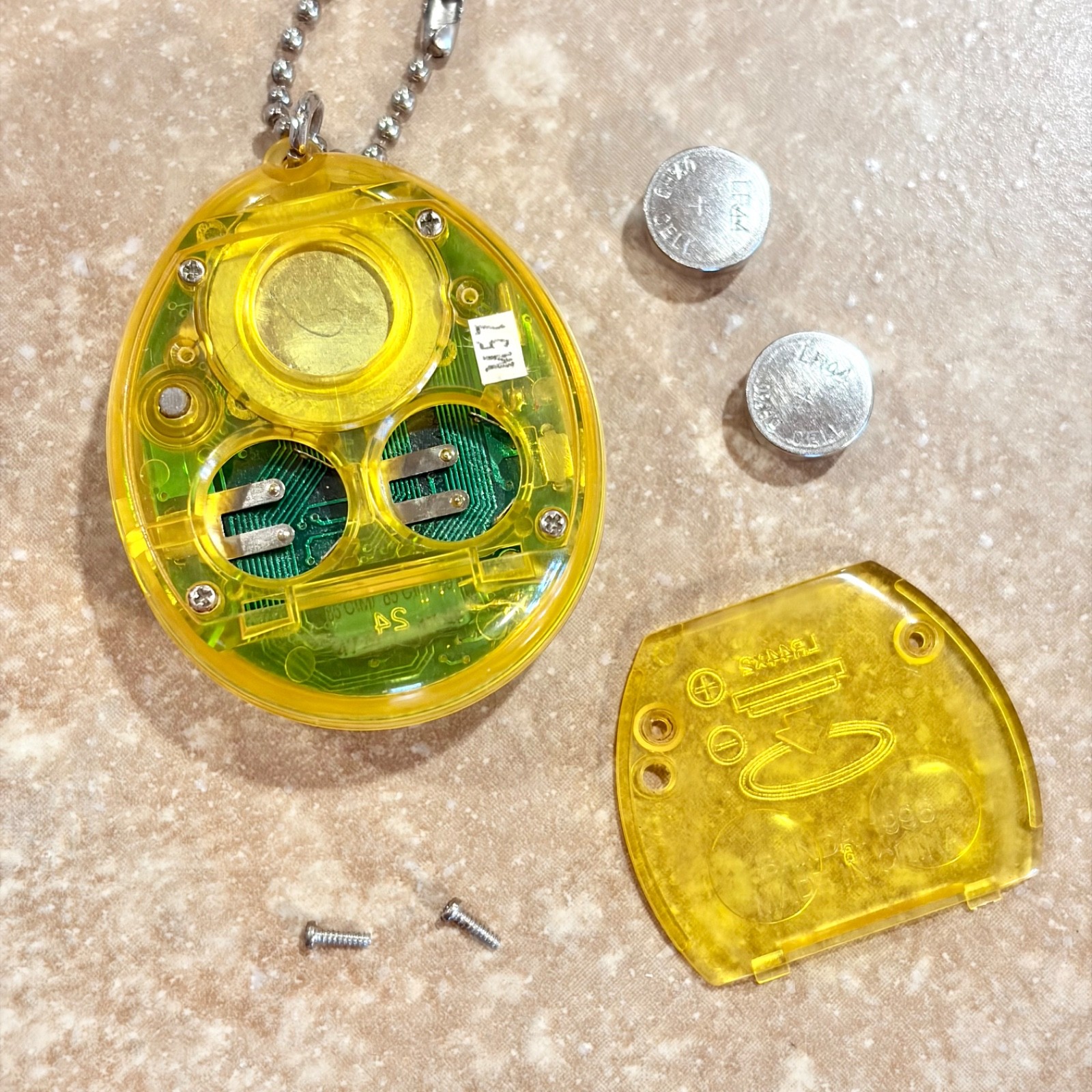Bandai Tamagotchi (New Species Discovered!) 1997 Clear Yellow Pet Japan TESTED