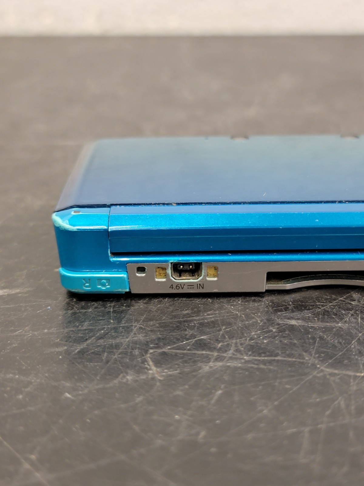 Nintendo 3DS Handheld System – Aqua Blue W/ Charger