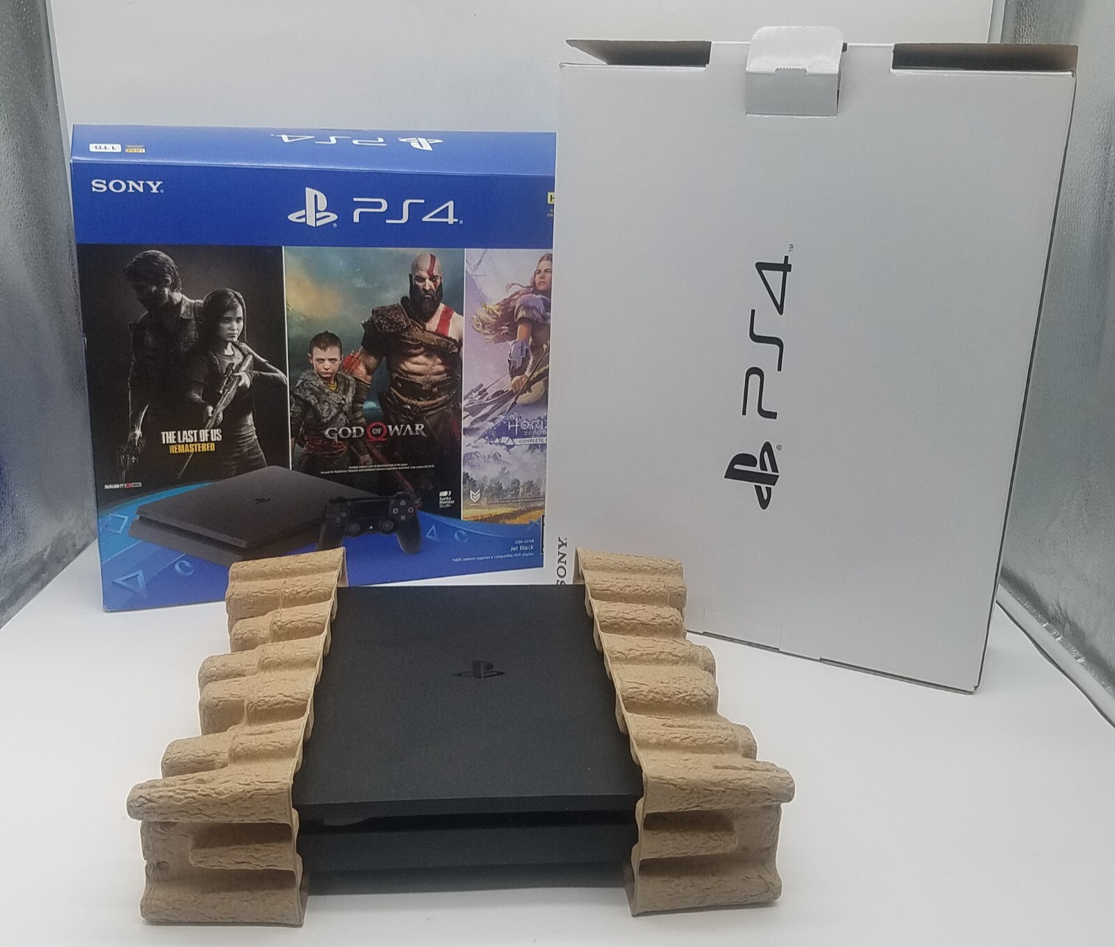 SONY PS4 CUH-2215B 1TB Console Playstation 4 – Last of Us, God War, Dawn – BOX