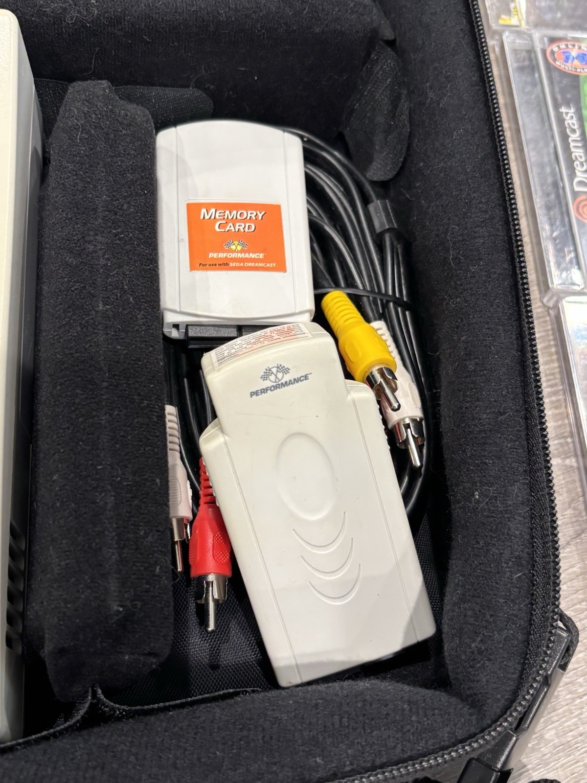Vintage Sega Dreamcast Bundle HKT-3020 Carrying Case 7 Games