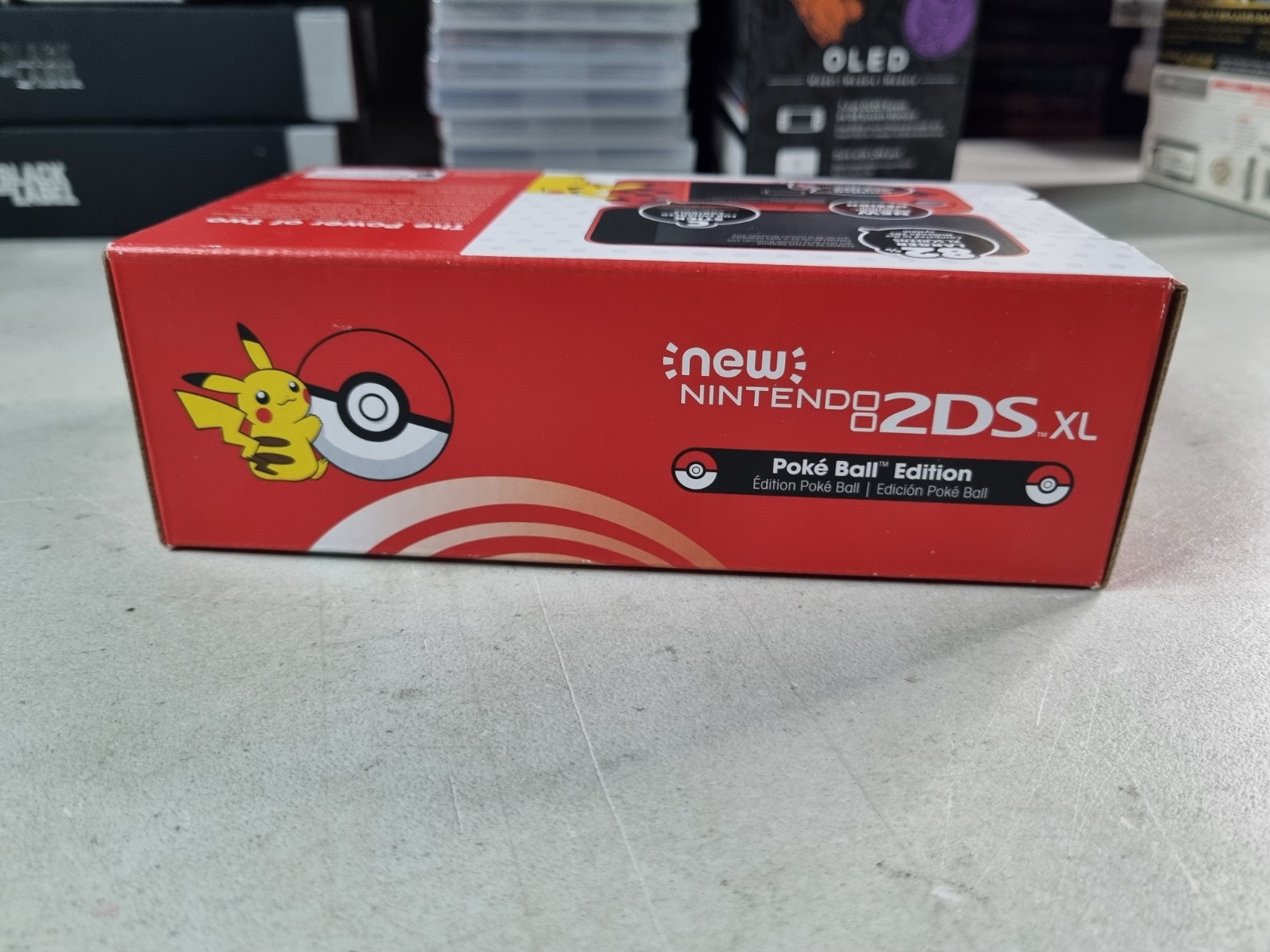 Brand New Nintendo 2DS XL Pokémon Poké Ball Edition