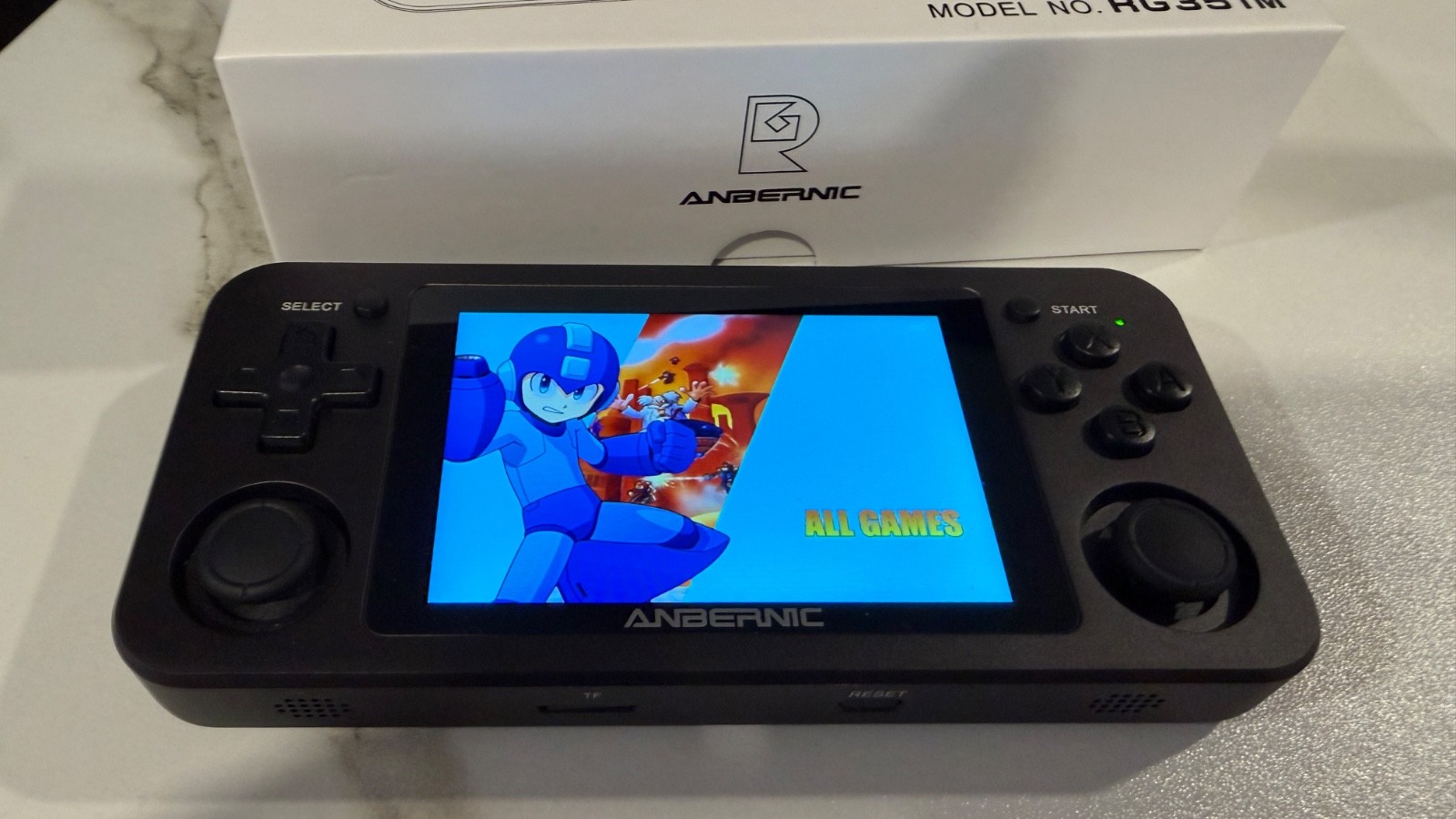 Anbernic RG 351 M w/64 GB and over 2500 games