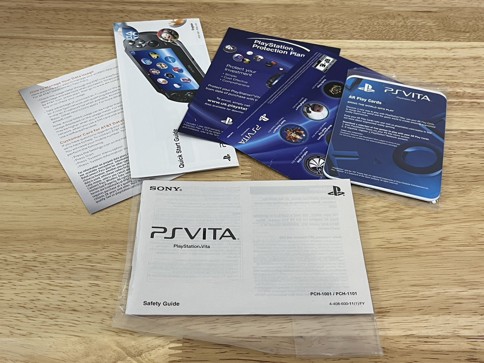 PlayStation Vita PCH-1101 OLED Complete in Box 64GB Card Cradle Case AC Charger