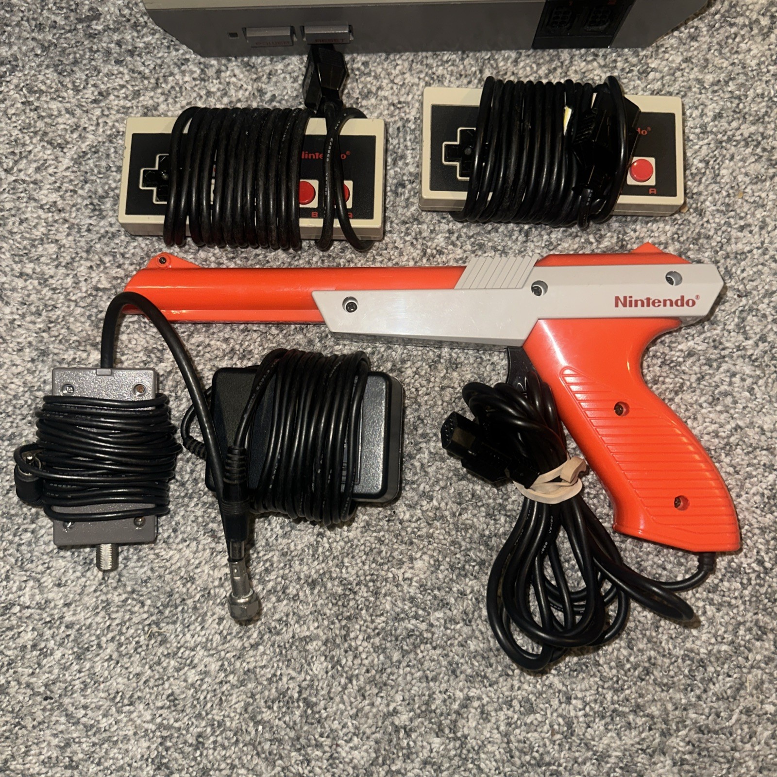 NES Nintendo System Console NES-001 6 Game Bundle! 2 Controllers, Zapper, Etc.