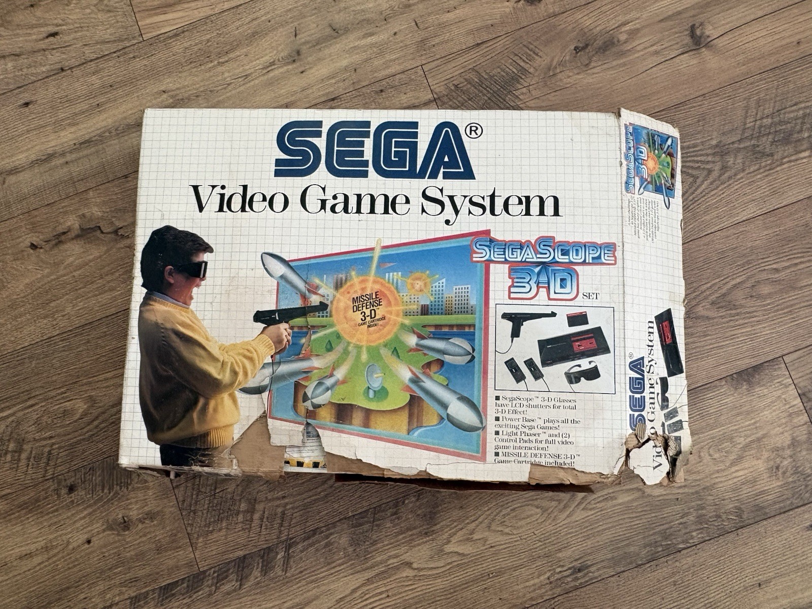 J-392 VINTAGE ORIGINAL SEGA SCOPE 3-D GAME SYSTEM WITH ORIGINAL BOX