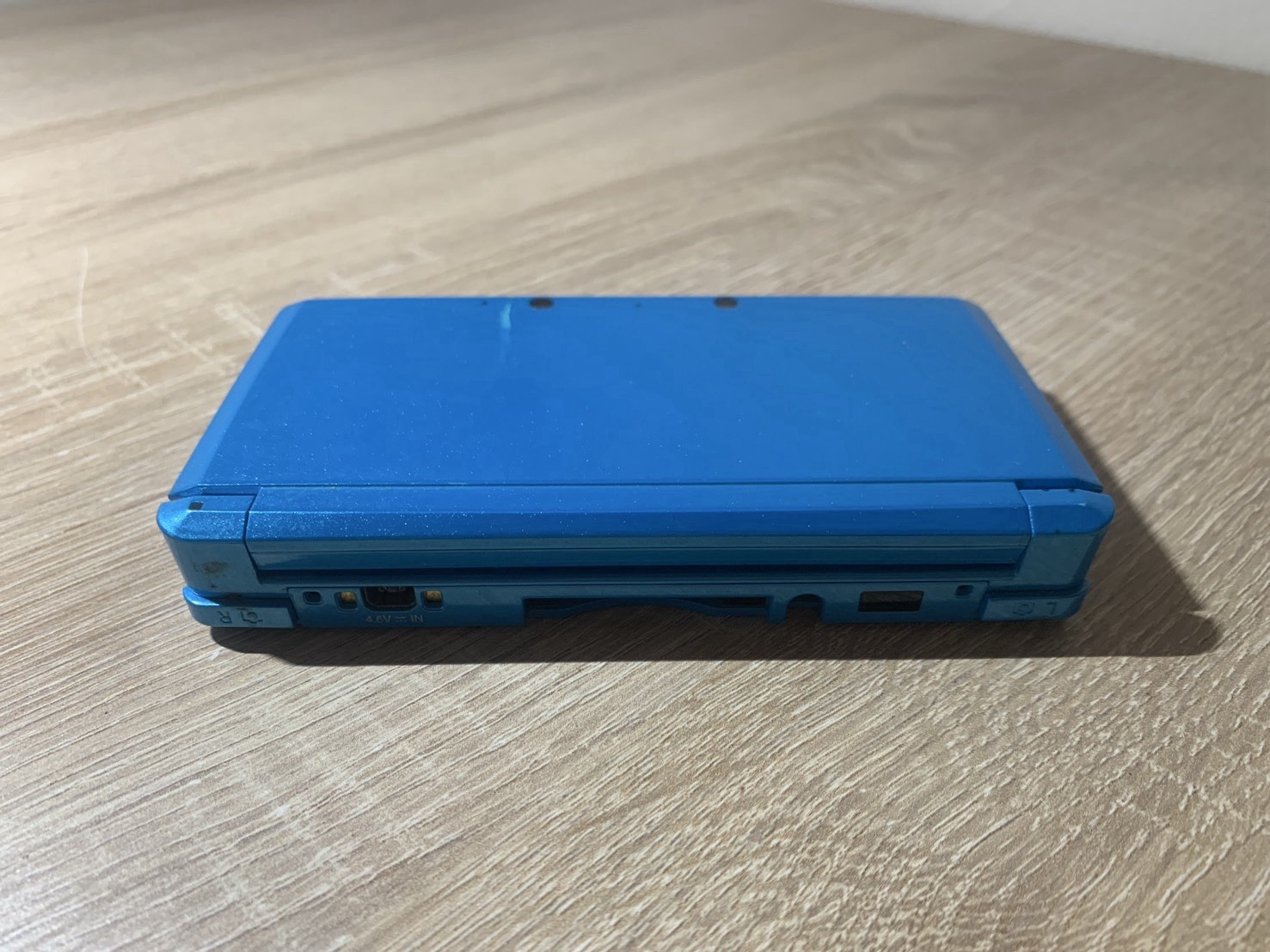 1329 Nintendo 3DS Light Blue For Parts