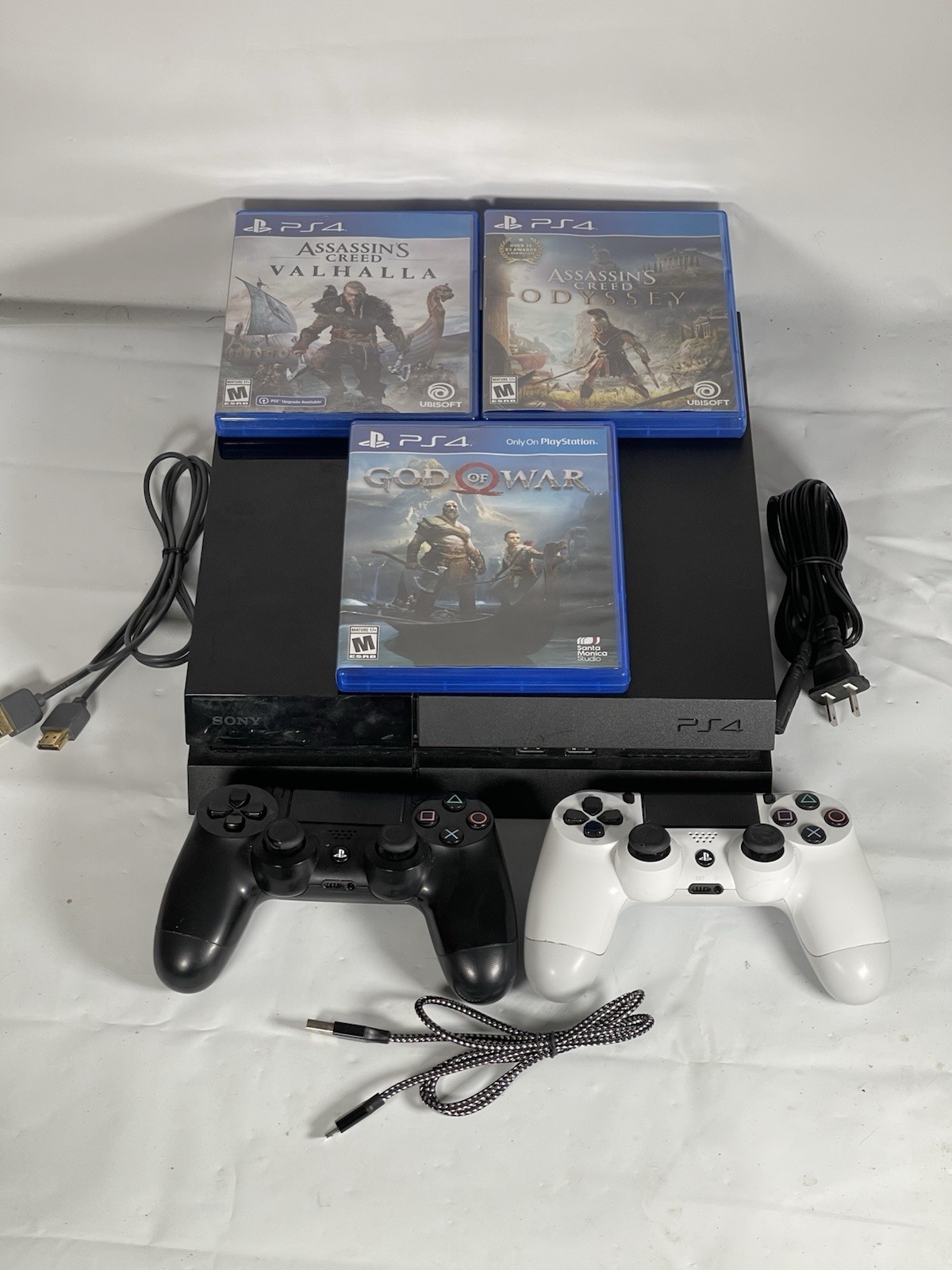 Sony Playstation 4 500GB PS4 Console With 2 Controllers Games