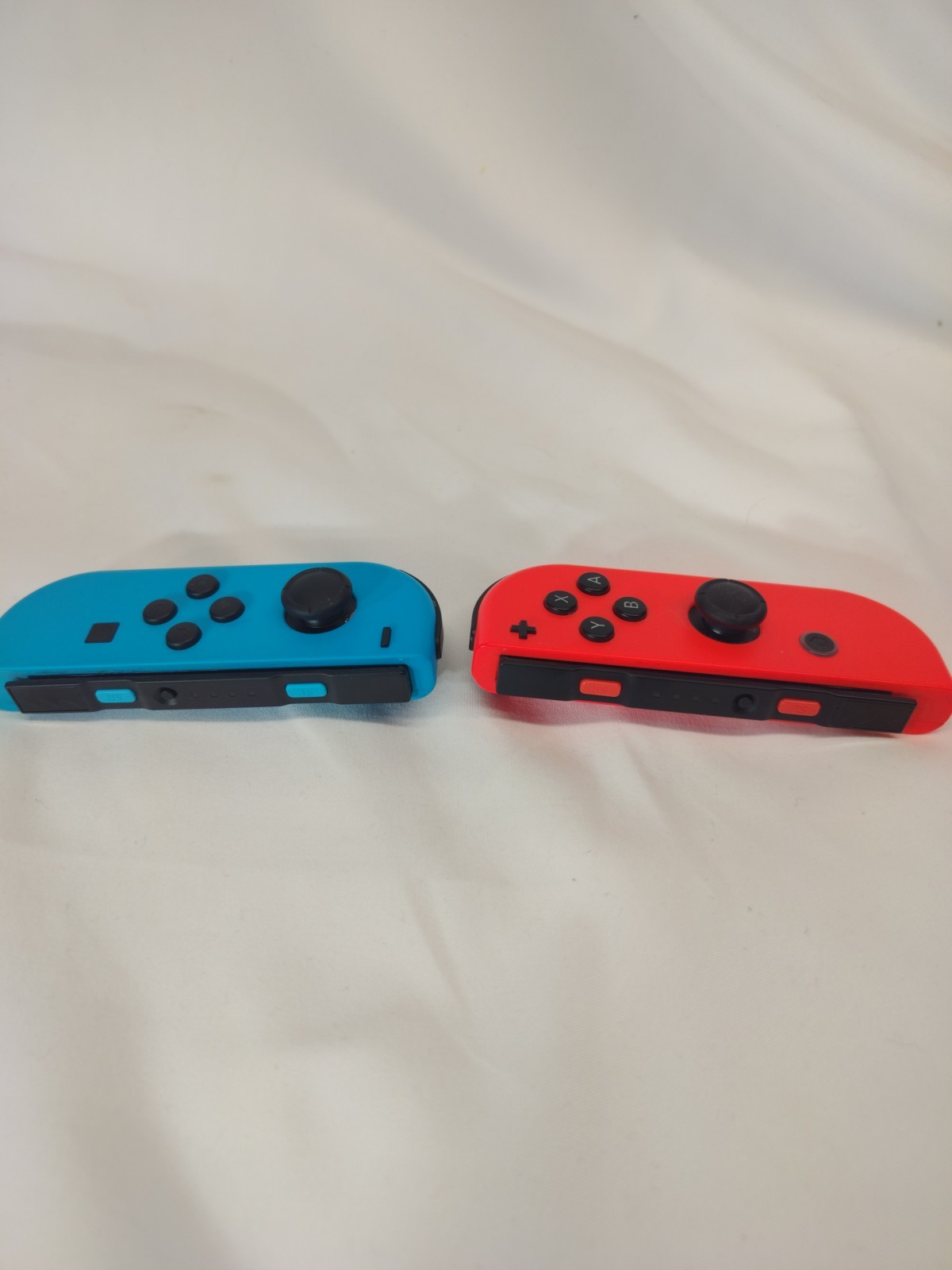 Nintendo Switch Bundle – HAC-001 Red & Blue Joycons – Charger – 5 Games Tested!