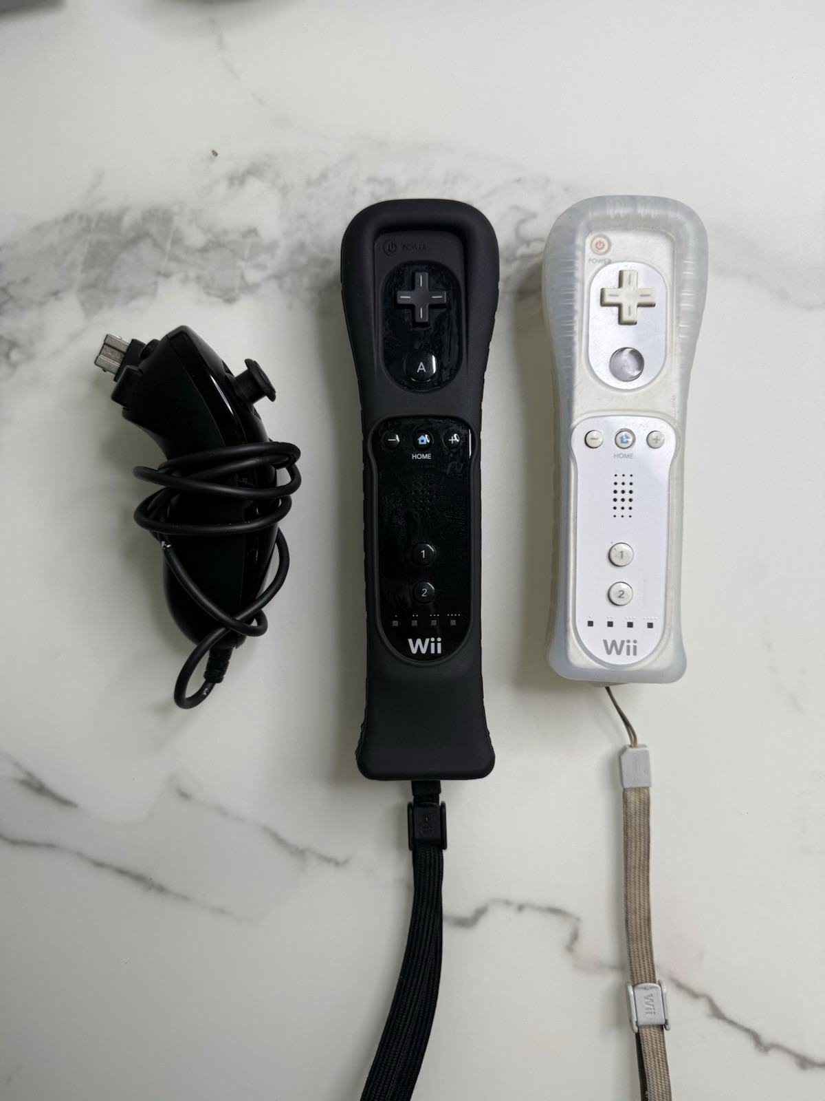 Nintendo Wii RVL-001 Video Game Console Bundle W/ Sports Resort 3 Controllers