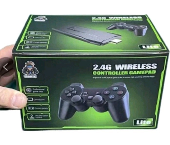 M8 mini video game console USB stick 64G wireless handheld player built-in HD 4K
