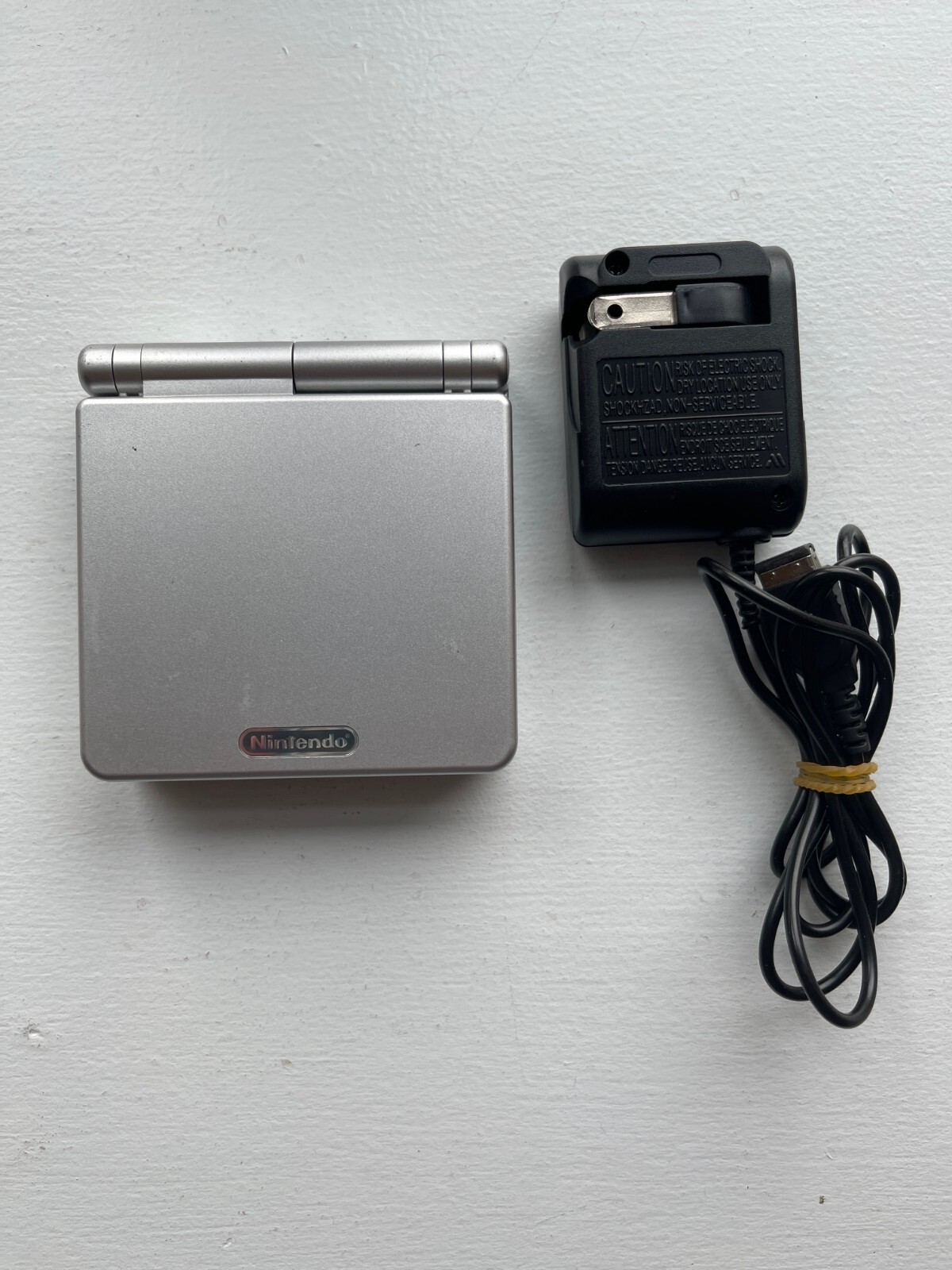 Autentic Nintendo OEM Game Boy Advance SP GBA SP – Silver – AGS-001 + Charger