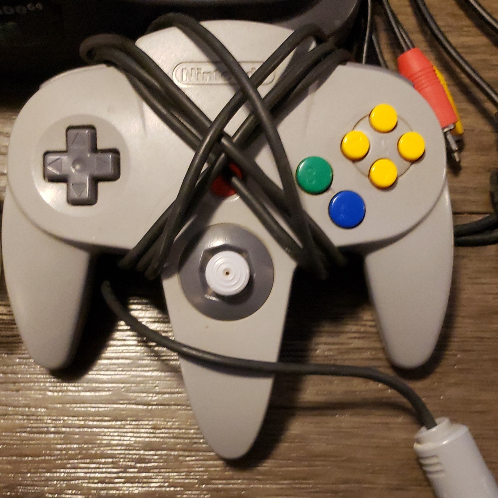 Nintendo 64 NUS-001(USA) Gray Console NTSC-U/C w/ 4 Controllers AV/Power