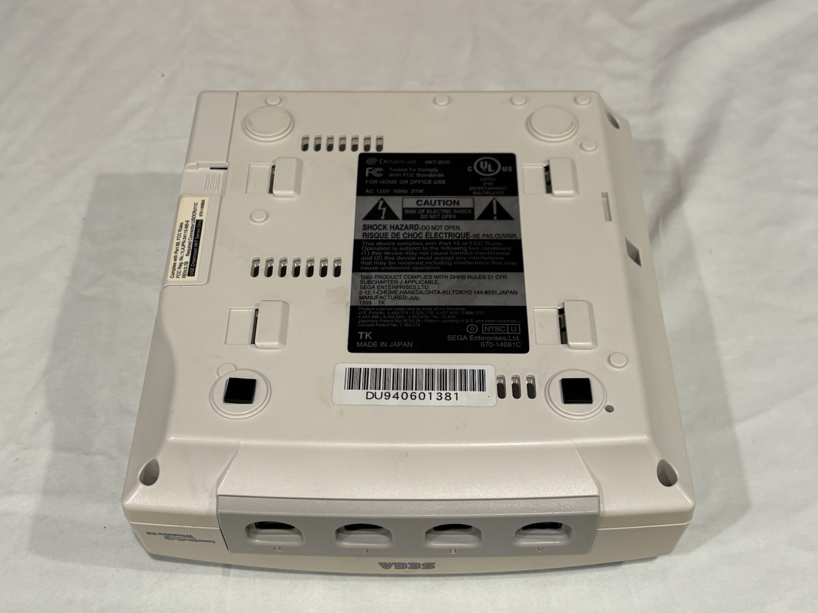 SEGA Dreamcast HKT-3020 Console White w/ Box, 1 Game, Manuals, Cords, Controller