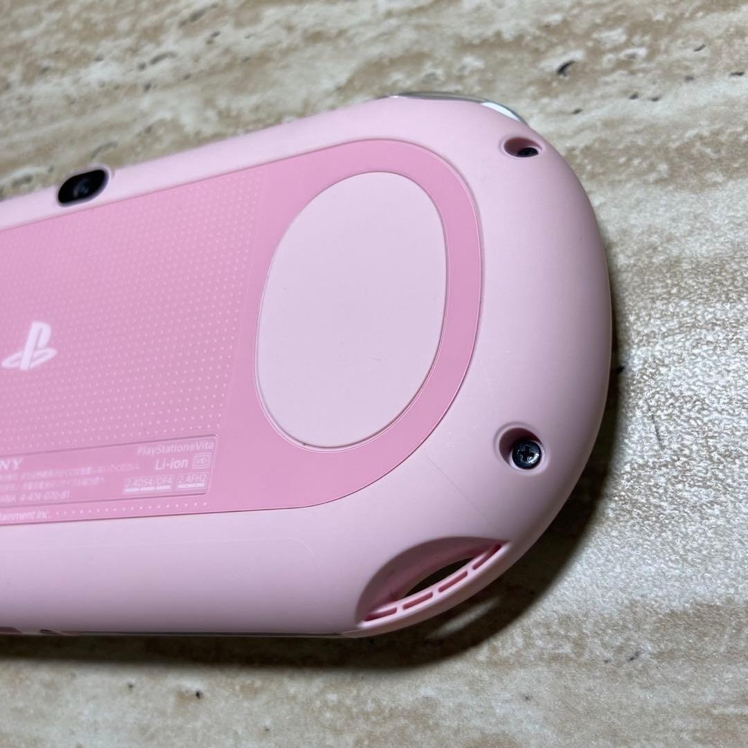PS Vita PCH-2000 Light Pink White Complete in Box Excellent Condition 7035