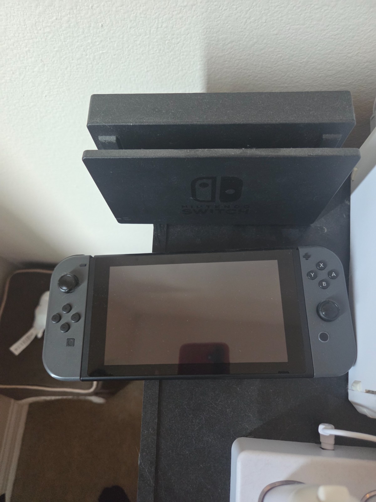 Nintendo Switch Console w/ Gray Joy‑Con light use clean no scratches on display
