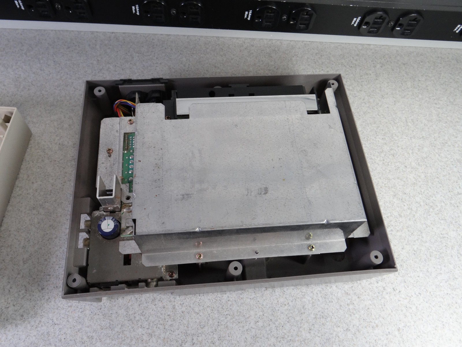 Nintendo Entertainment System Console Only – (NES, 1983) [PARTS OR REPAIR]