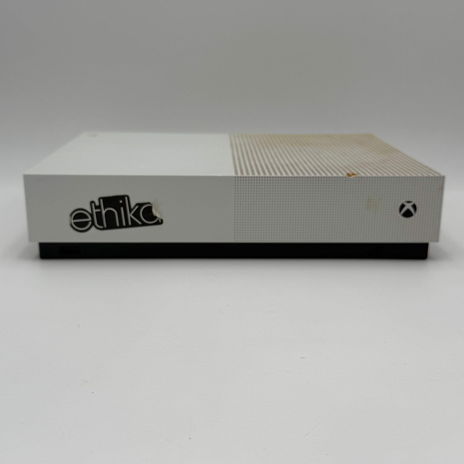 Microsoft Xbox One S 1TB All-Digital Gaming System White 1681 – Console Only