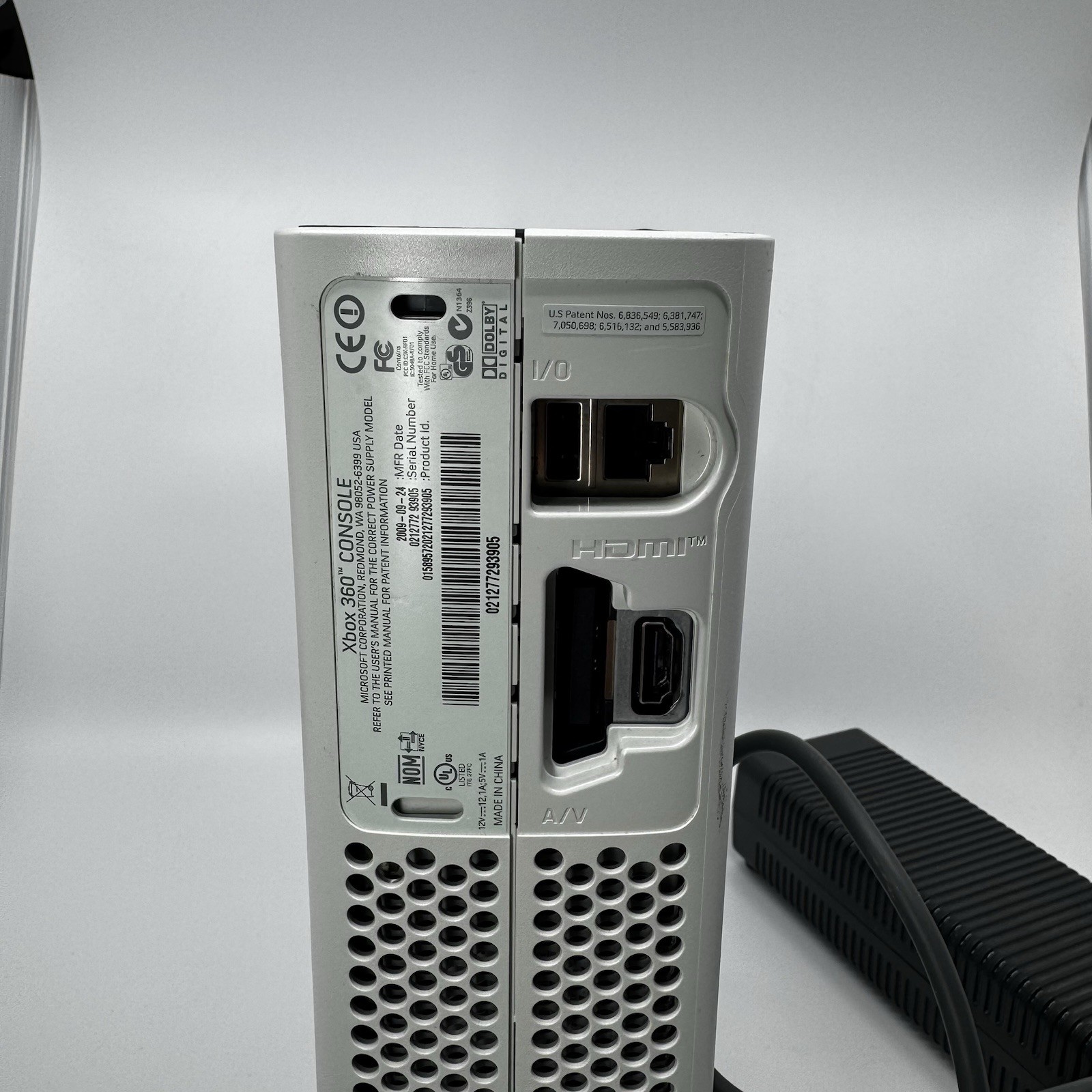 Xbox 360 S Slim Model 1439 White Console W/Controller No Hard drive Tested Works