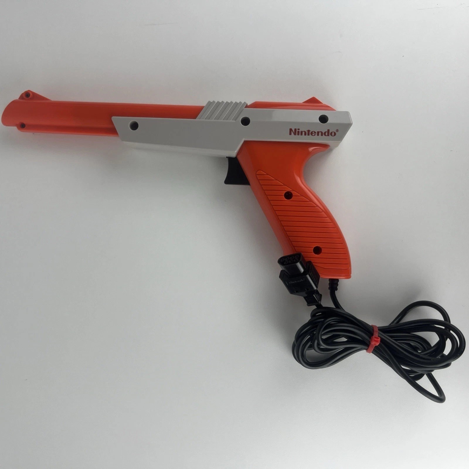 Nintendo NES System Console Bundle 2 Controllers Zapper Gun 3 Games NEW 72 PIN