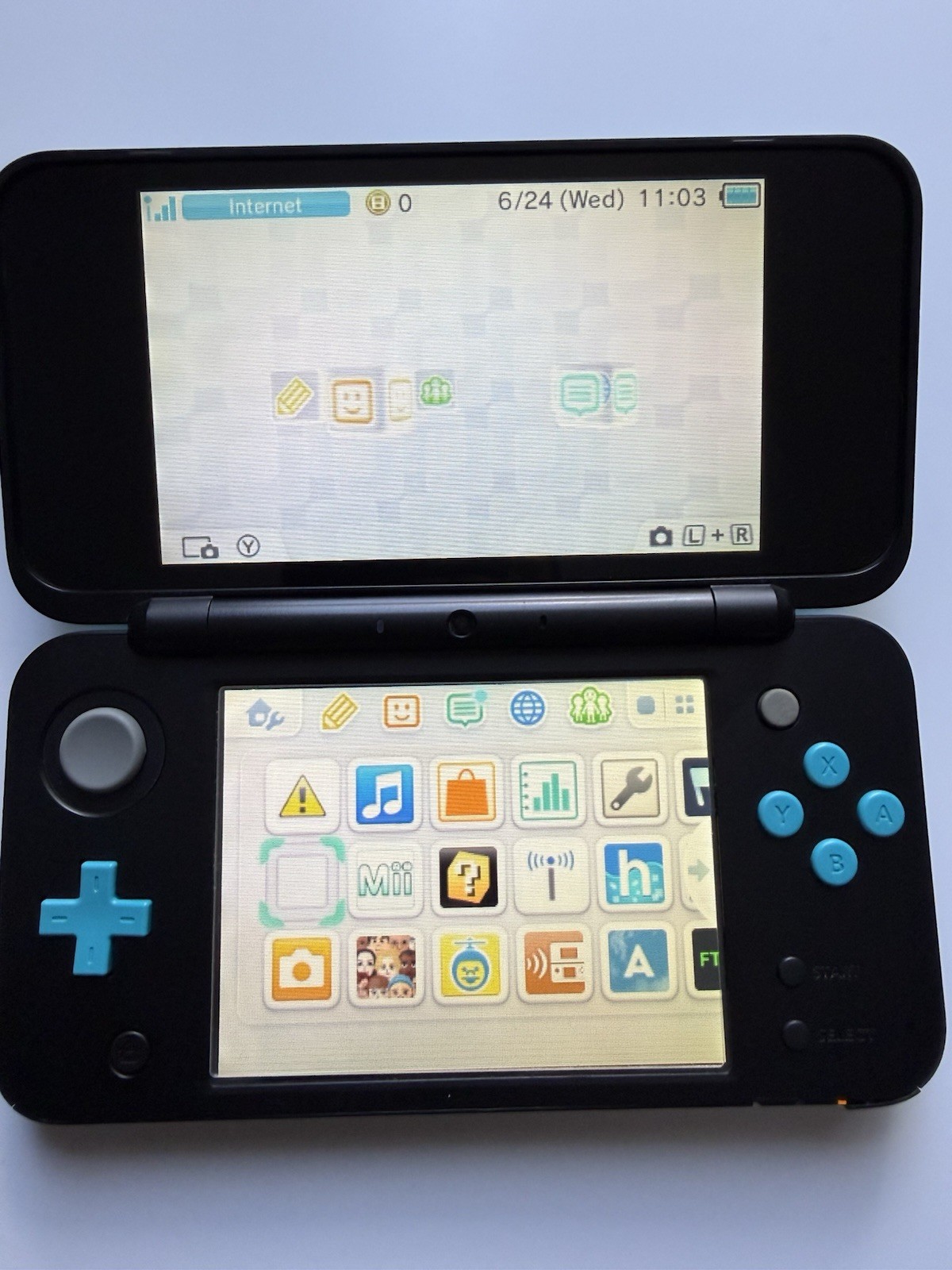 Nintendo 2DS XL LL Black x Turquoise English Region Free 64GB Charger