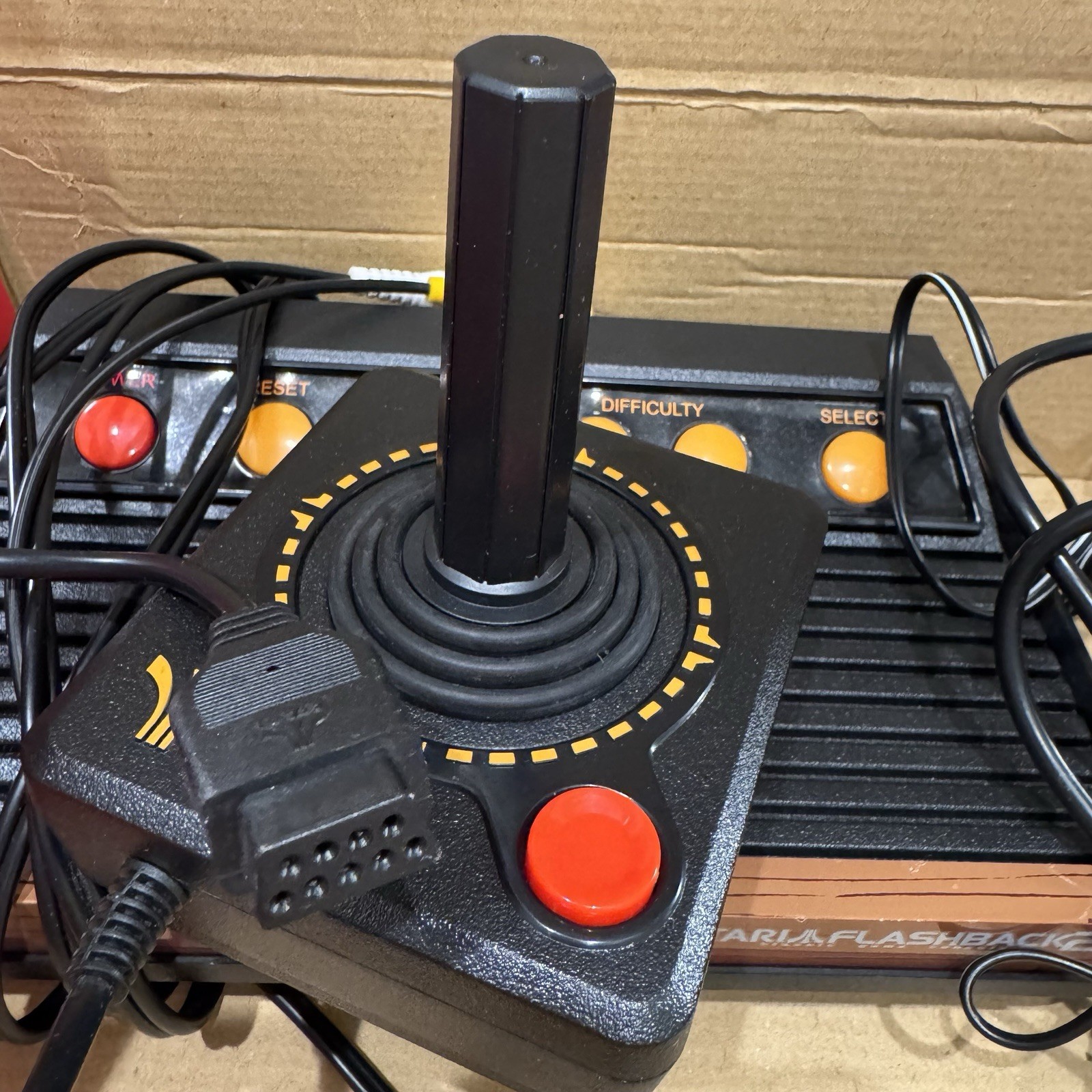 Atari Flashback 2 Classic Game Console 40 Built In Games w/ 2 Controllers Works