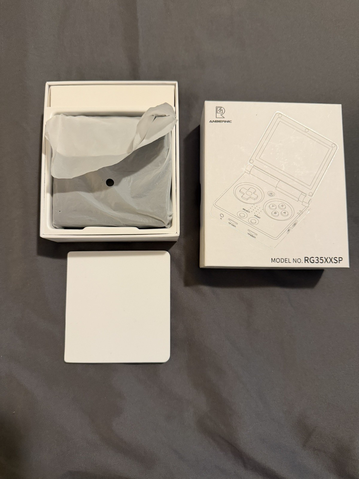 Anbernic RG35XX SP Transparent Black – Used with 64GB SD card