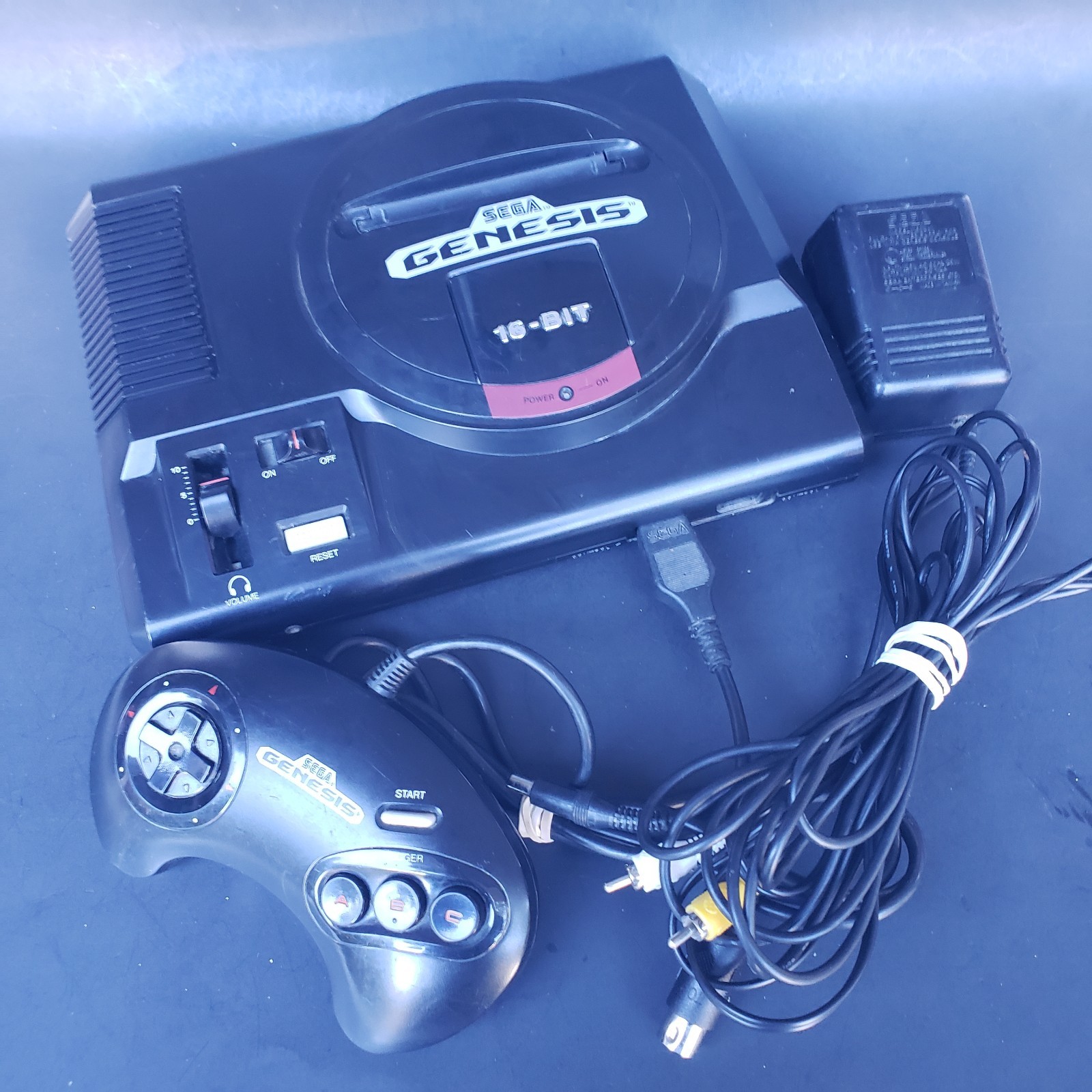Sega Genesis 1601 16-Bit Console Bundle With Controller & Cables Tested Works