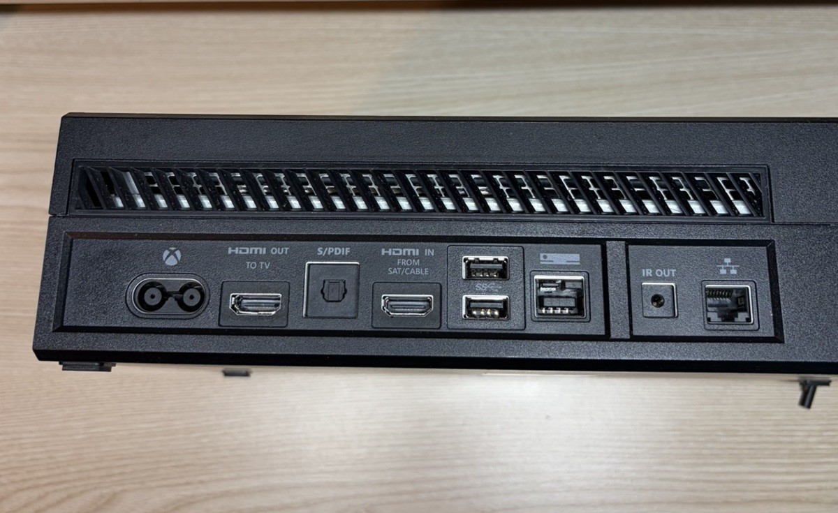 Microsoft Xbox One 1540 Console With 1 Controller