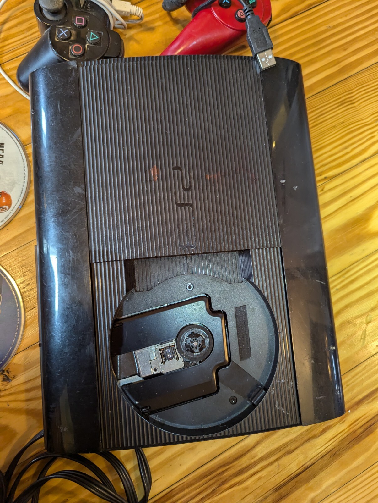 Sony PlayStation 3 PS3 CECH-4201A Console 2 Controllers Cords 2 Games